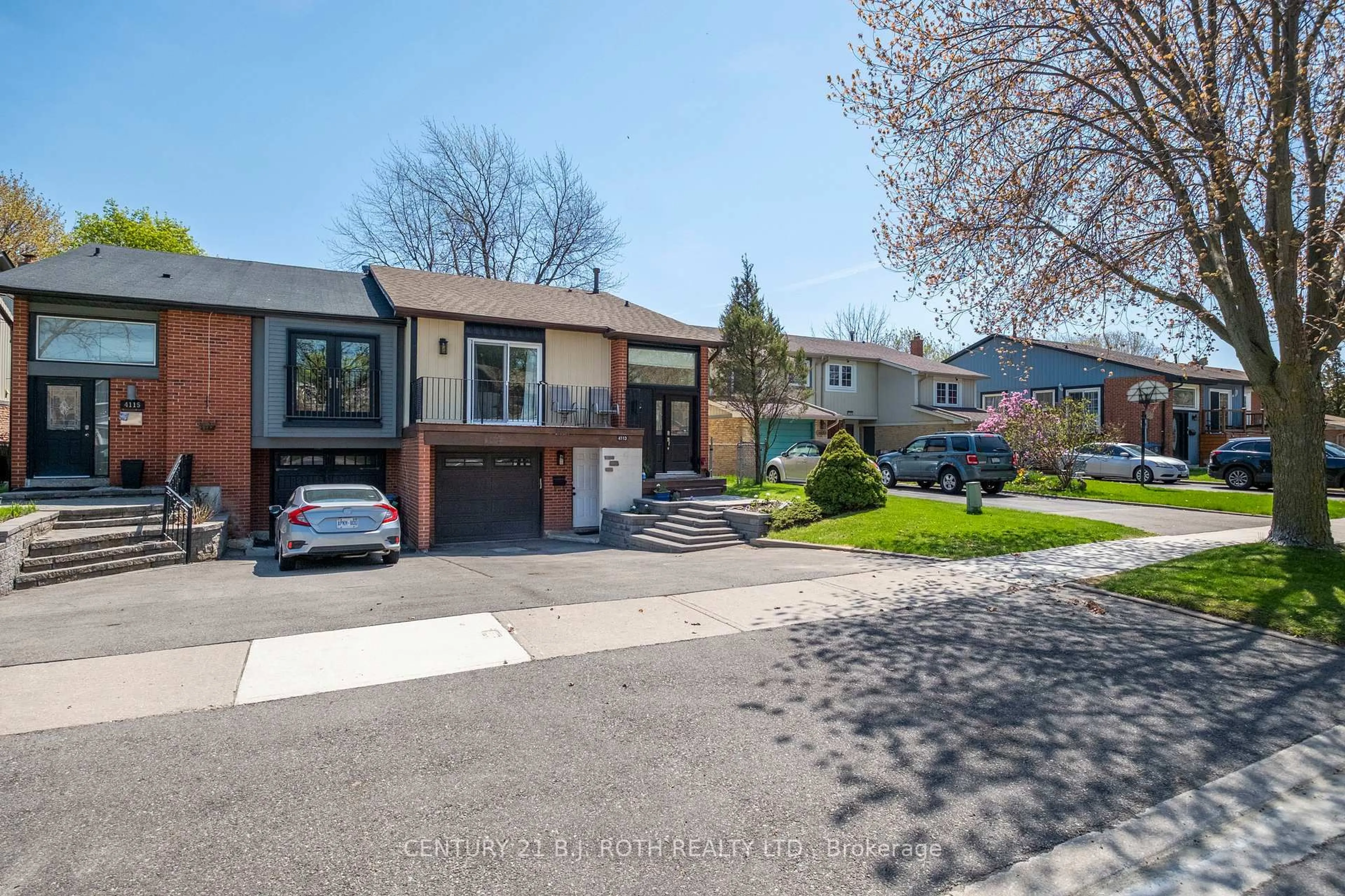 Home with brick exterior material, street for 4113 Taffey Cres, Mississauga Ontario L5L 2A6