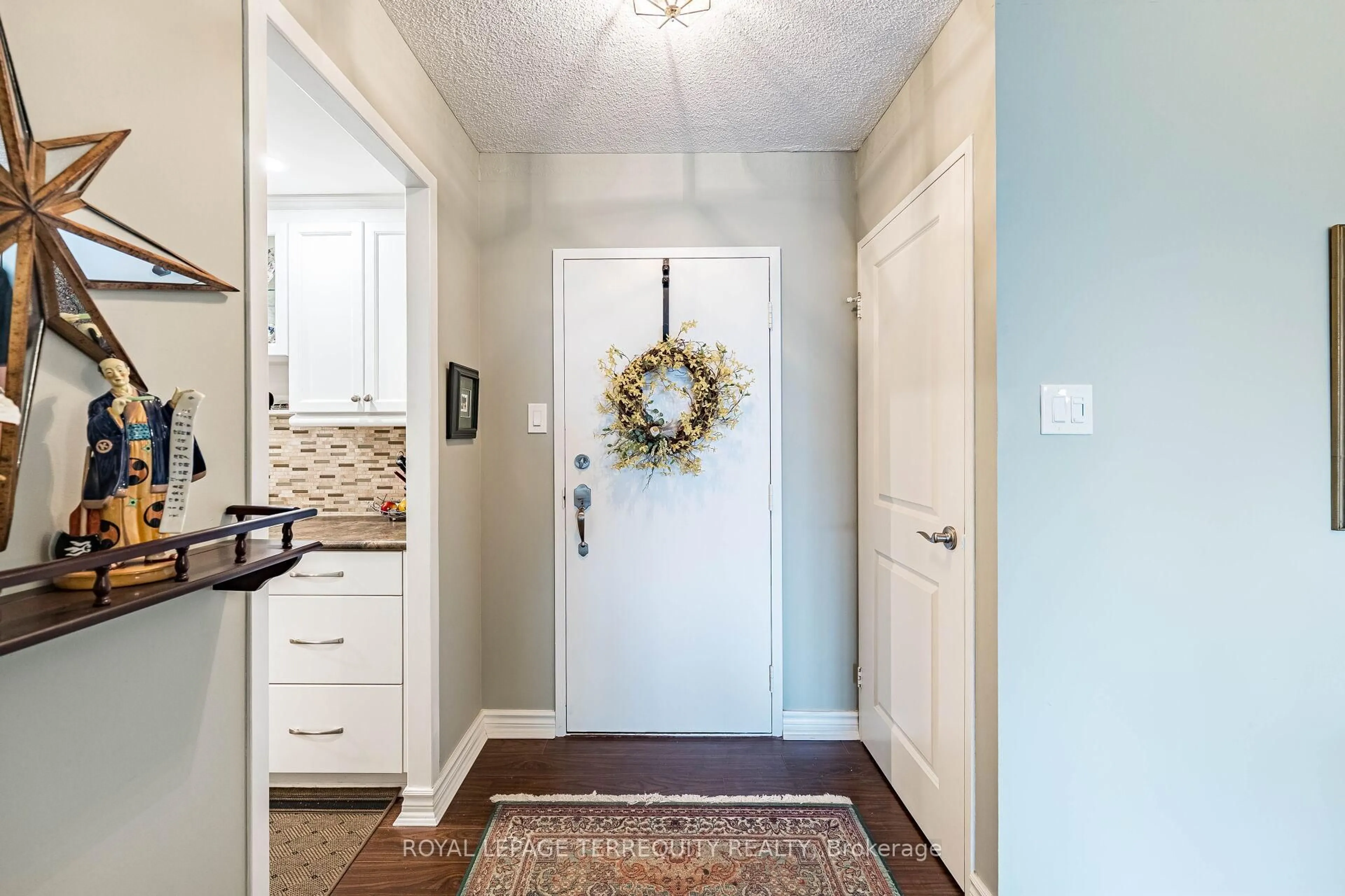Indoor entryway for 299 Mill Rd #306, Toronto Ontario M9C 4V9