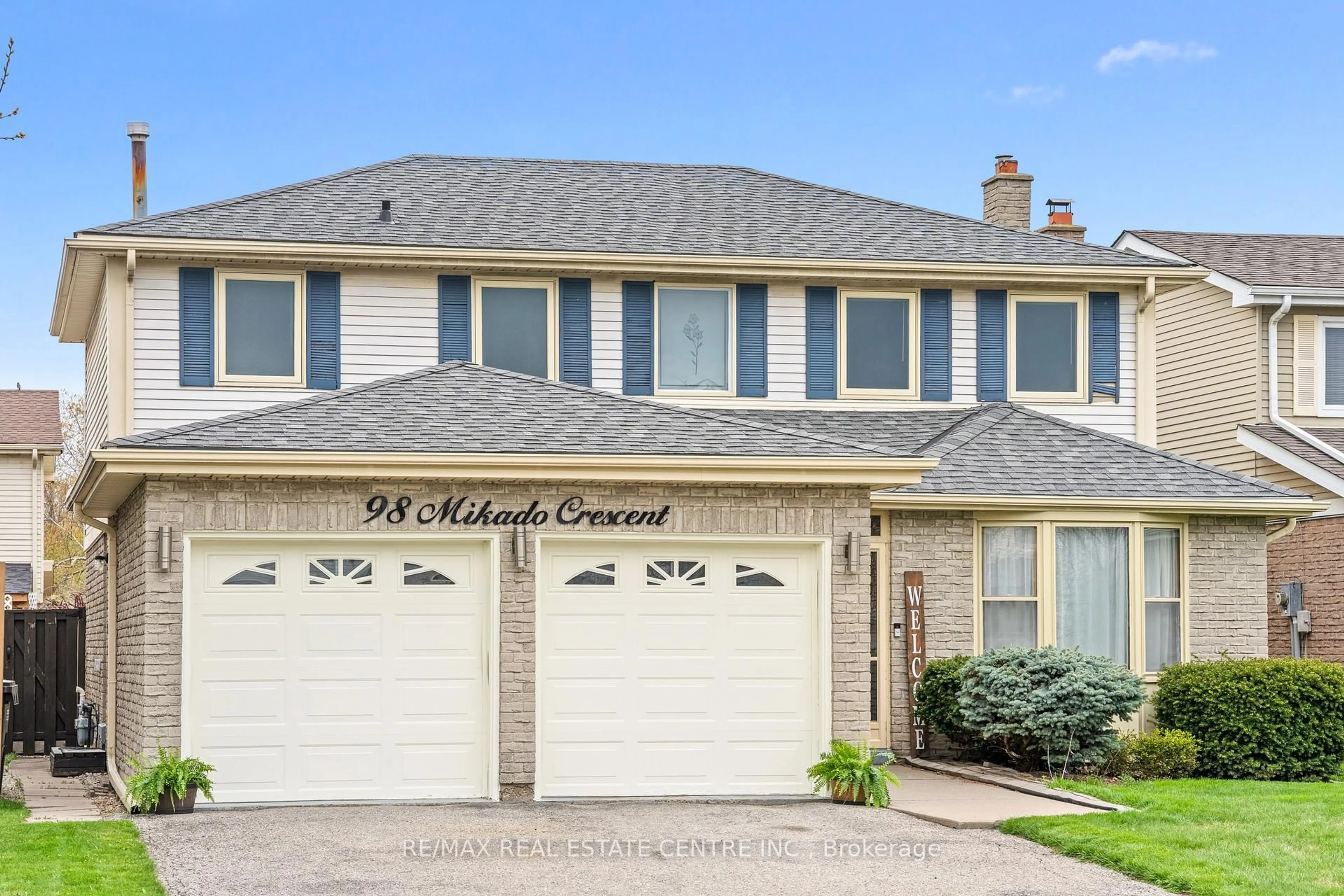 Home with vinyl exterior material, street for 98 Mikado Cres, Brampton Ontario L6S 3R7