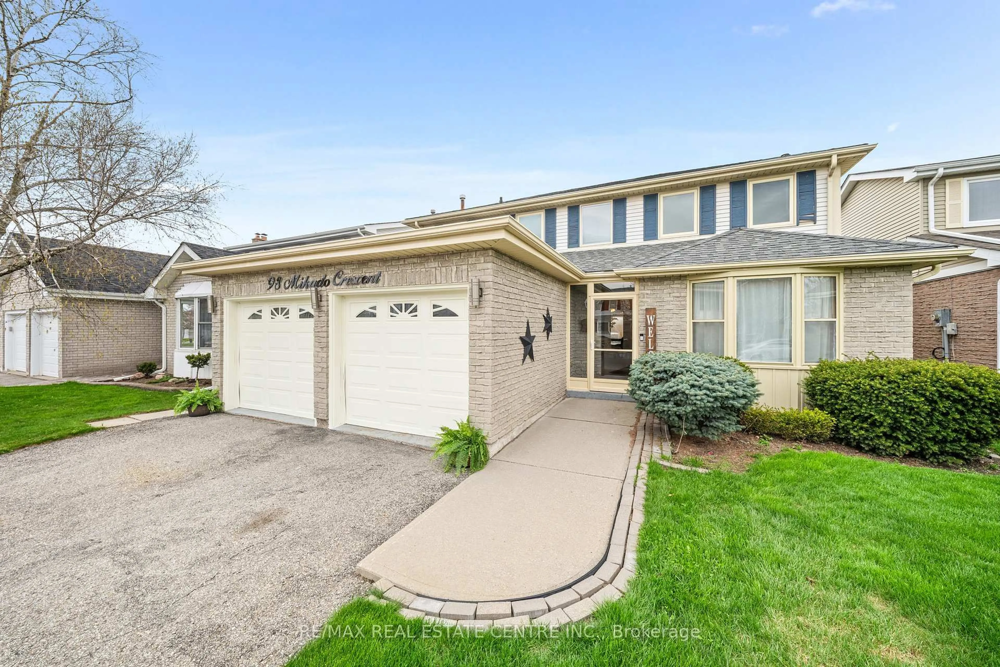 Home with vinyl exterior material, street for 98 Mikado Cres, Brampton Ontario L6S 3R7