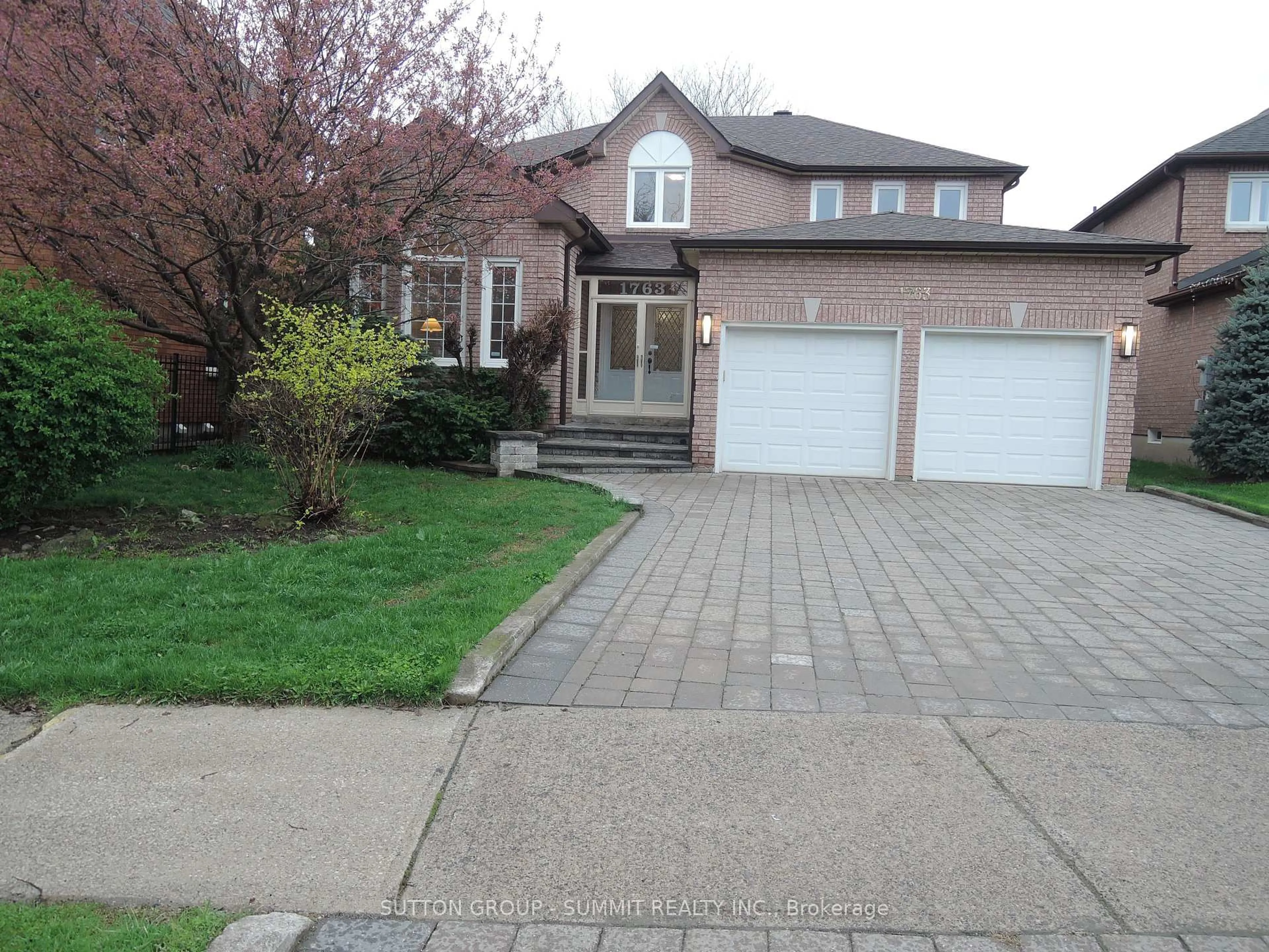 Home with brick exterior material, street for 1763 WILLOW Way, Mississauga Ontario L5M 4X4