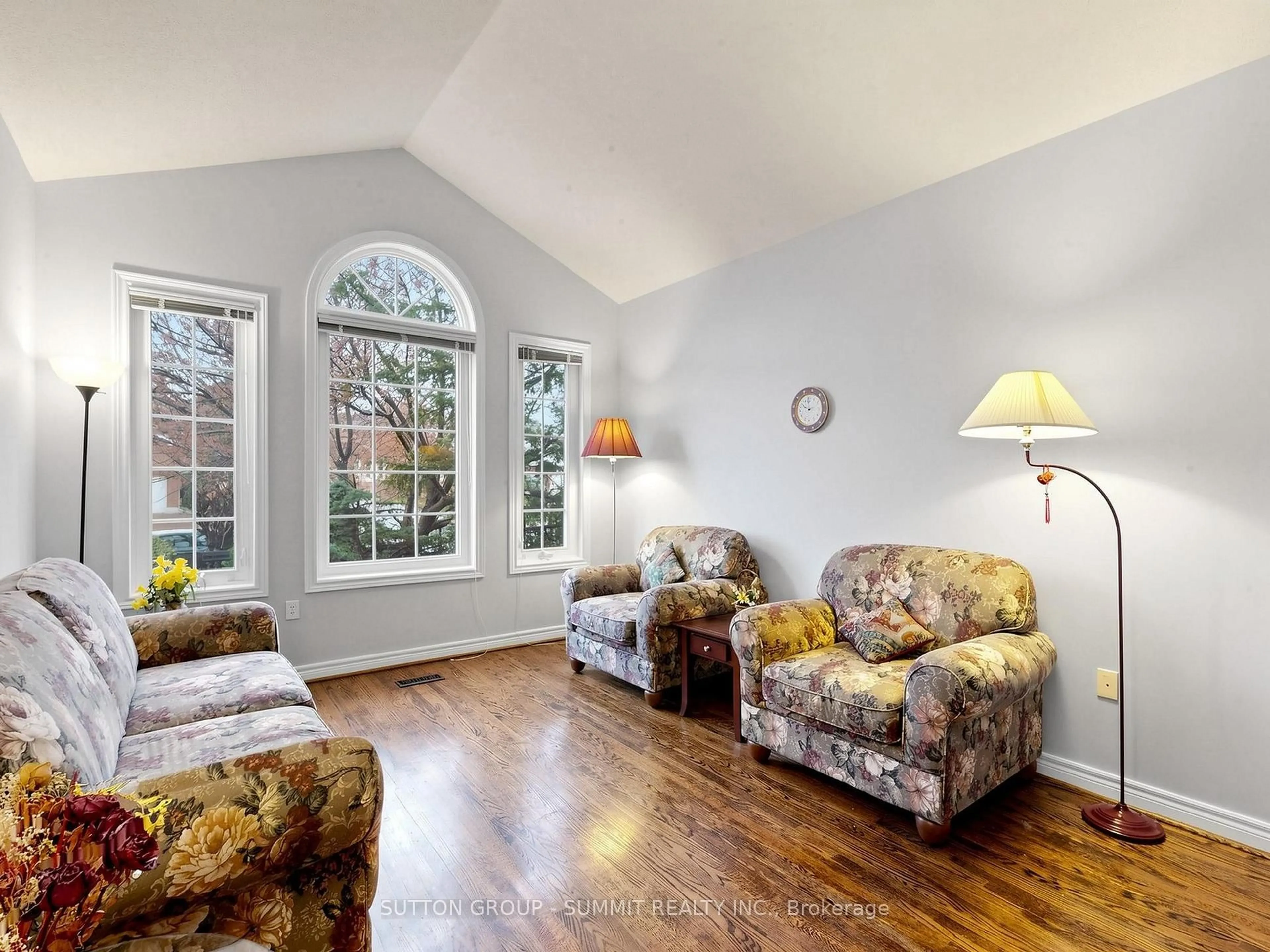 Living room with furniture, unknown for 1763 WILLOW Way, Mississauga Ontario L5M 4X4