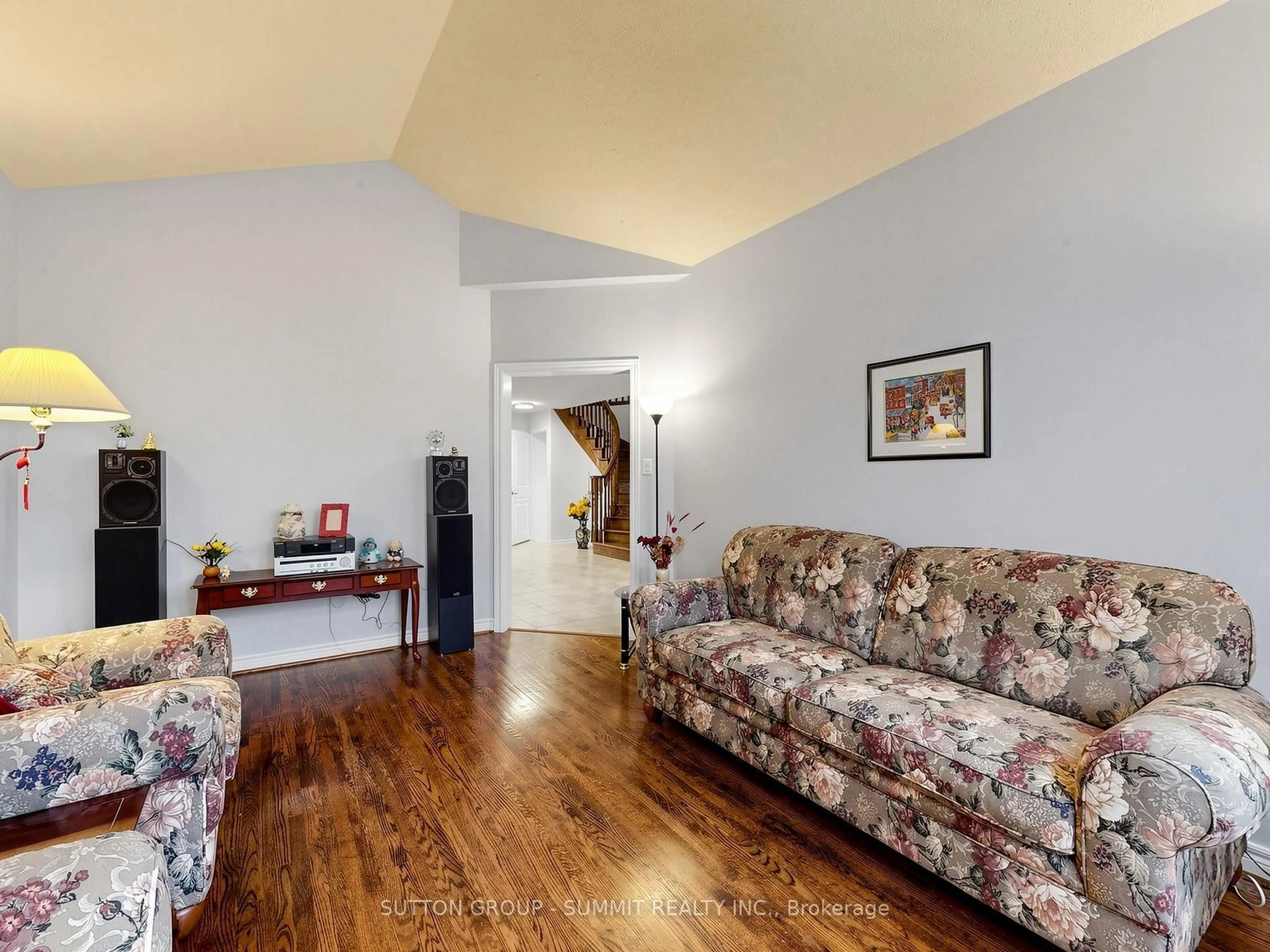 Living room with furniture, unknown for 1763 WILLOW Way, Mississauga Ontario L5M 4X4