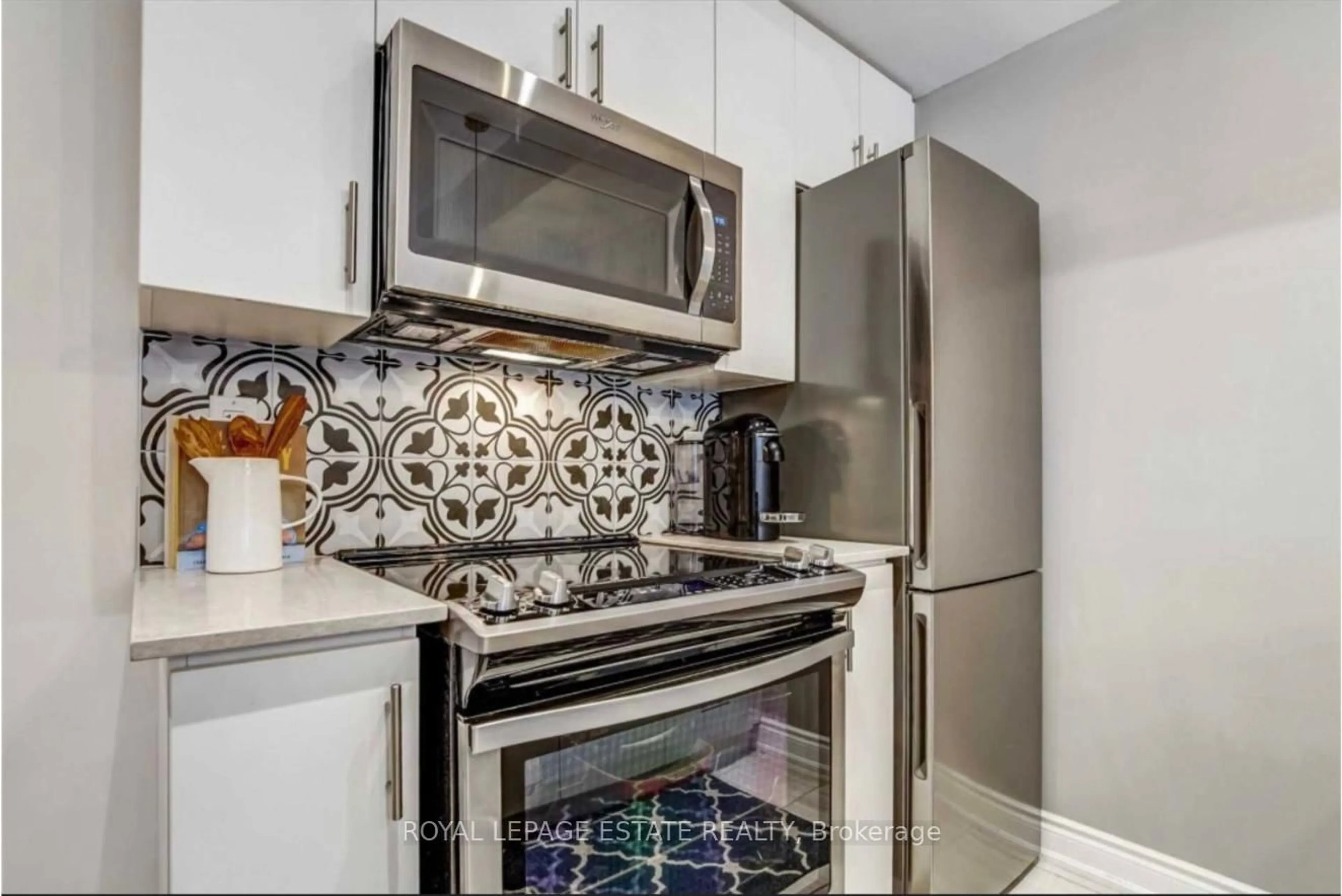 Standard kitchen, ceramic/tile floor for 28 Fieldway Rd #66, Toronto Ontario M8Z 0E3