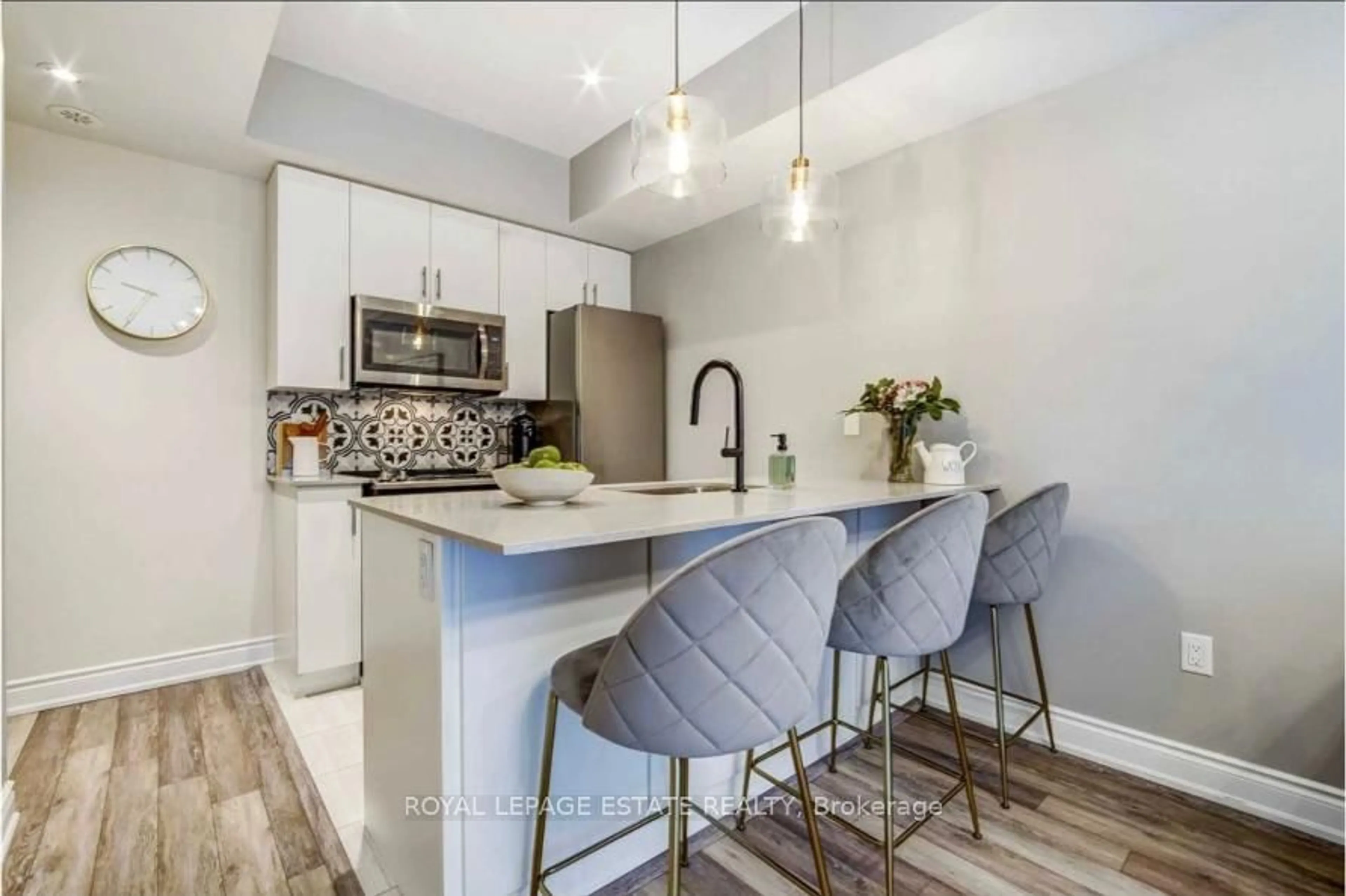 Open concept kitchen, ceramic/tile floor for 28 Fieldway Rd #66, Toronto Ontario M8Z 0E3