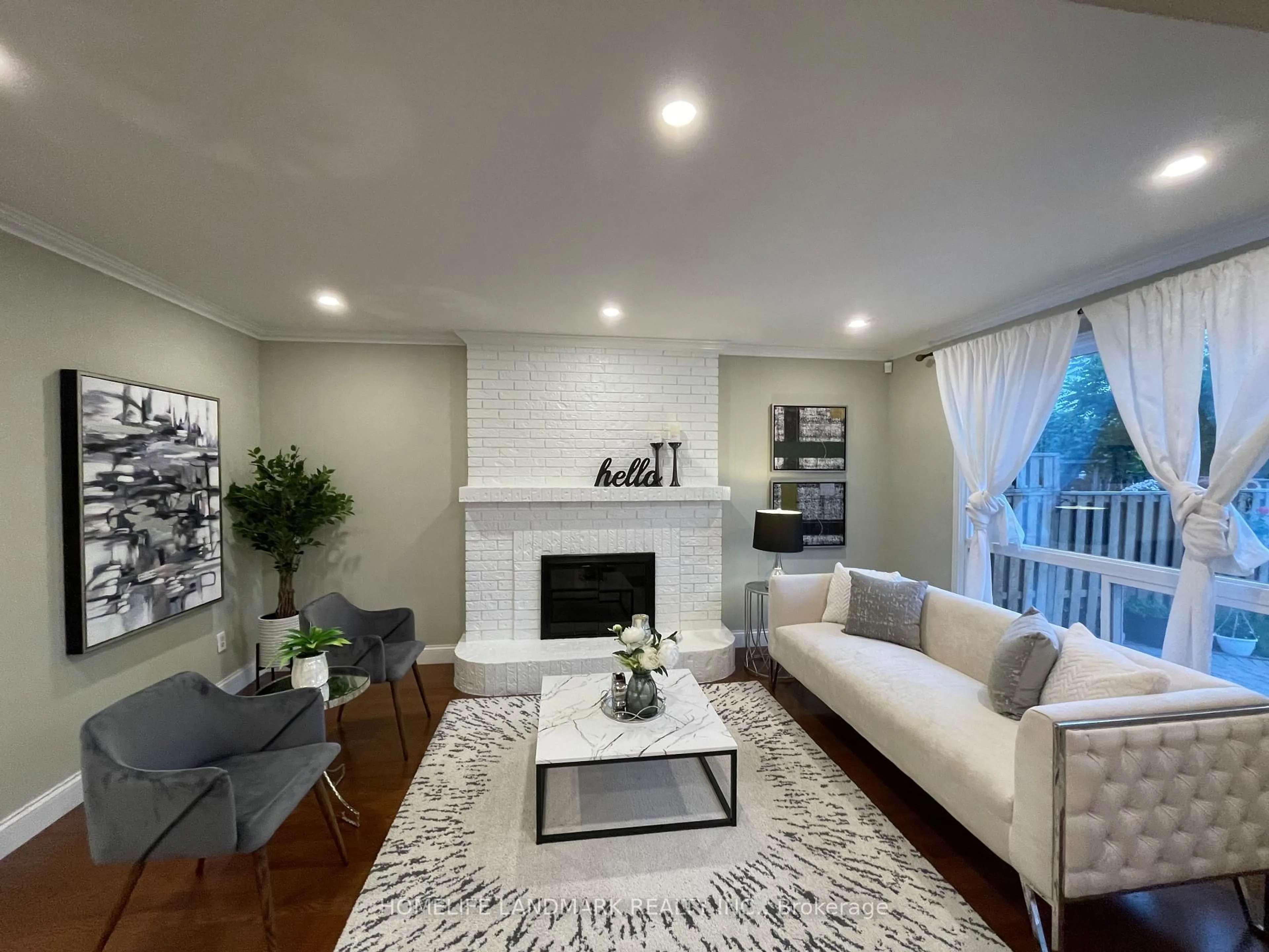 Living room with furniture, unknown for 2105 Folkway Dr, Mississauga Ontario L5L 3G3
