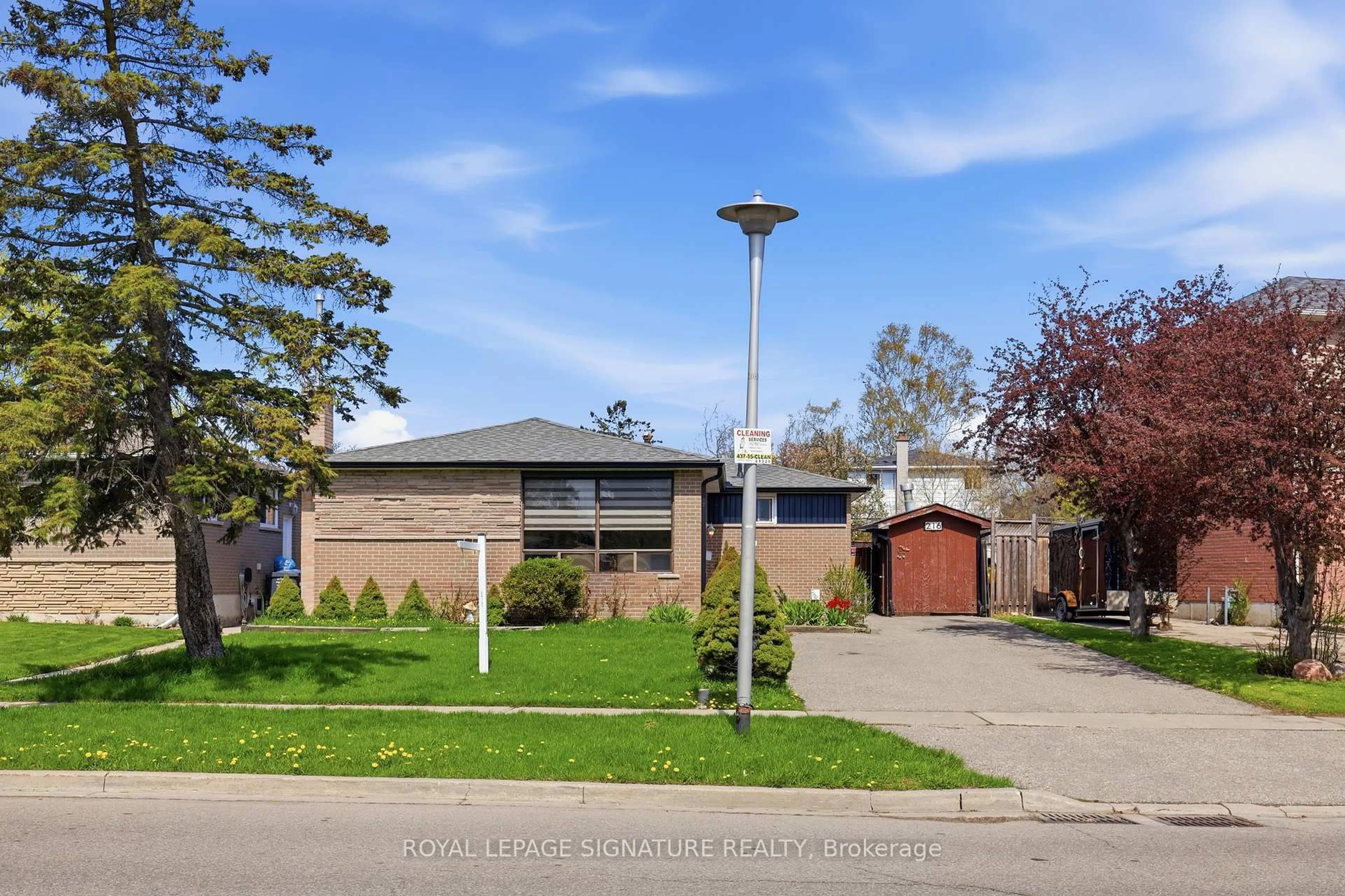 Home with brick exterior material, street for 216 Folkstone Cres, Brampton Ontario L6T 3N6