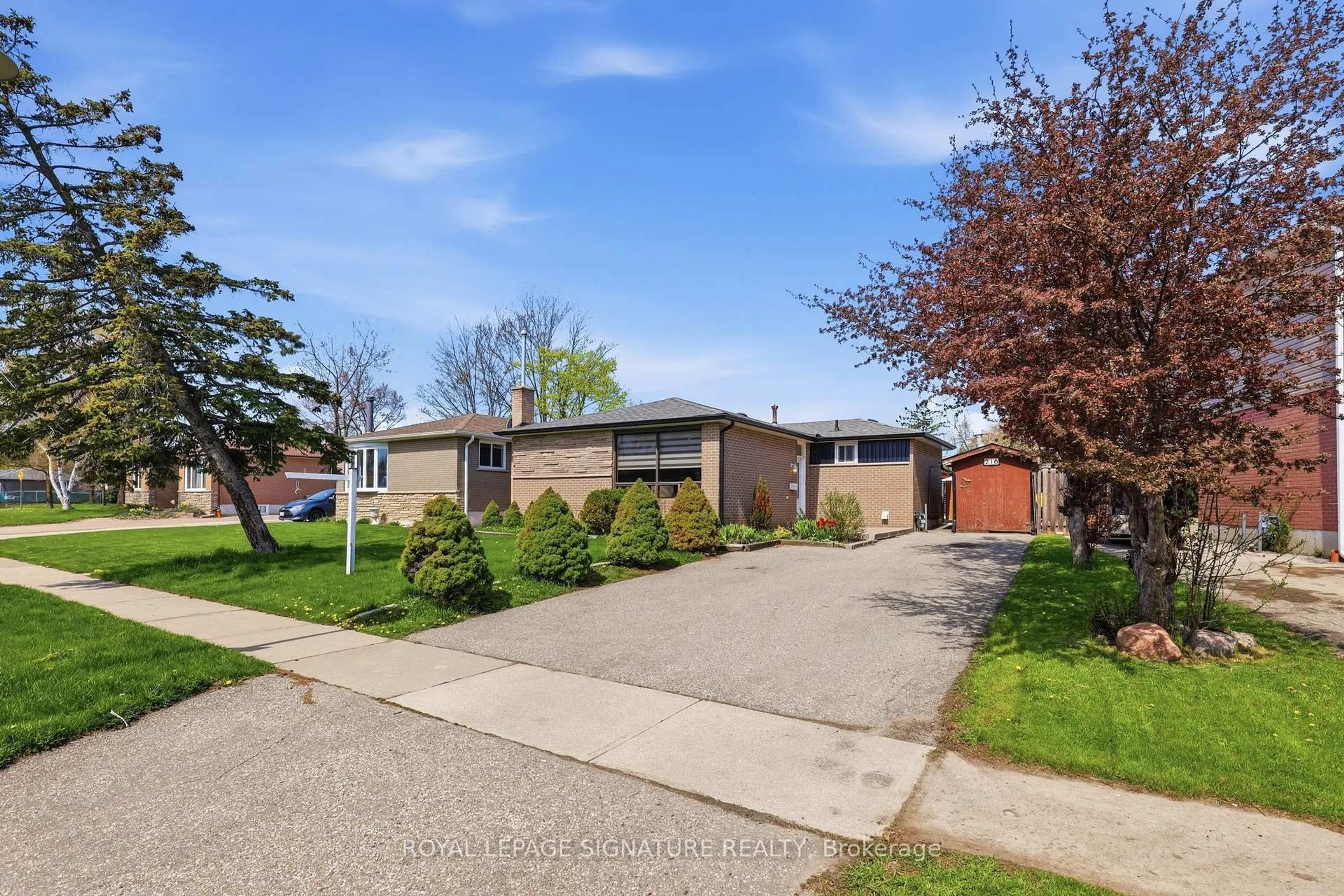 Unknown for 216 Folkstone Cres, Brampton Ontario L6T 3N6