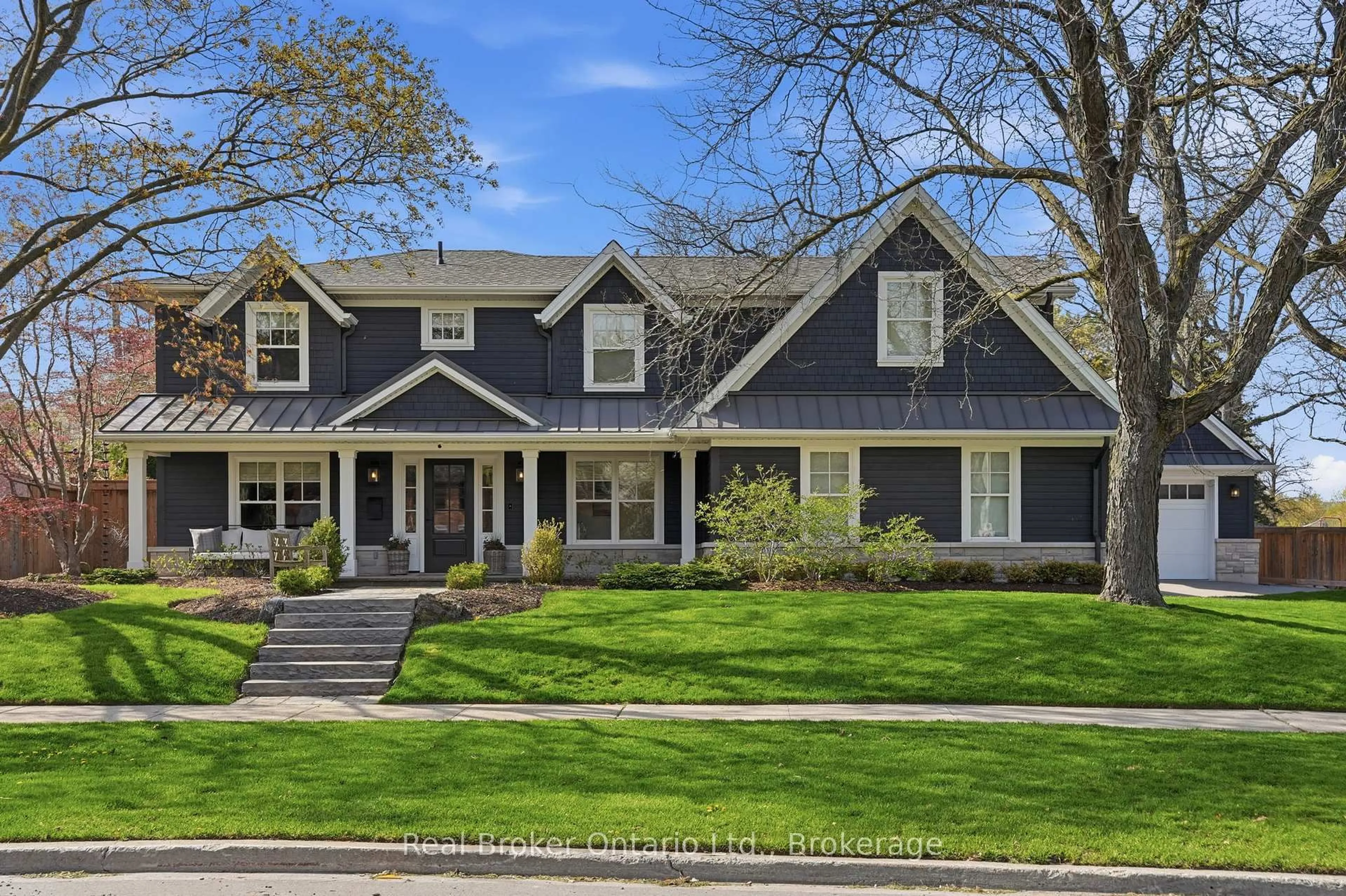 Home with vinyl exterior material, street for 145 Northshore Blvd, Burlington Ontario L7T 1A2