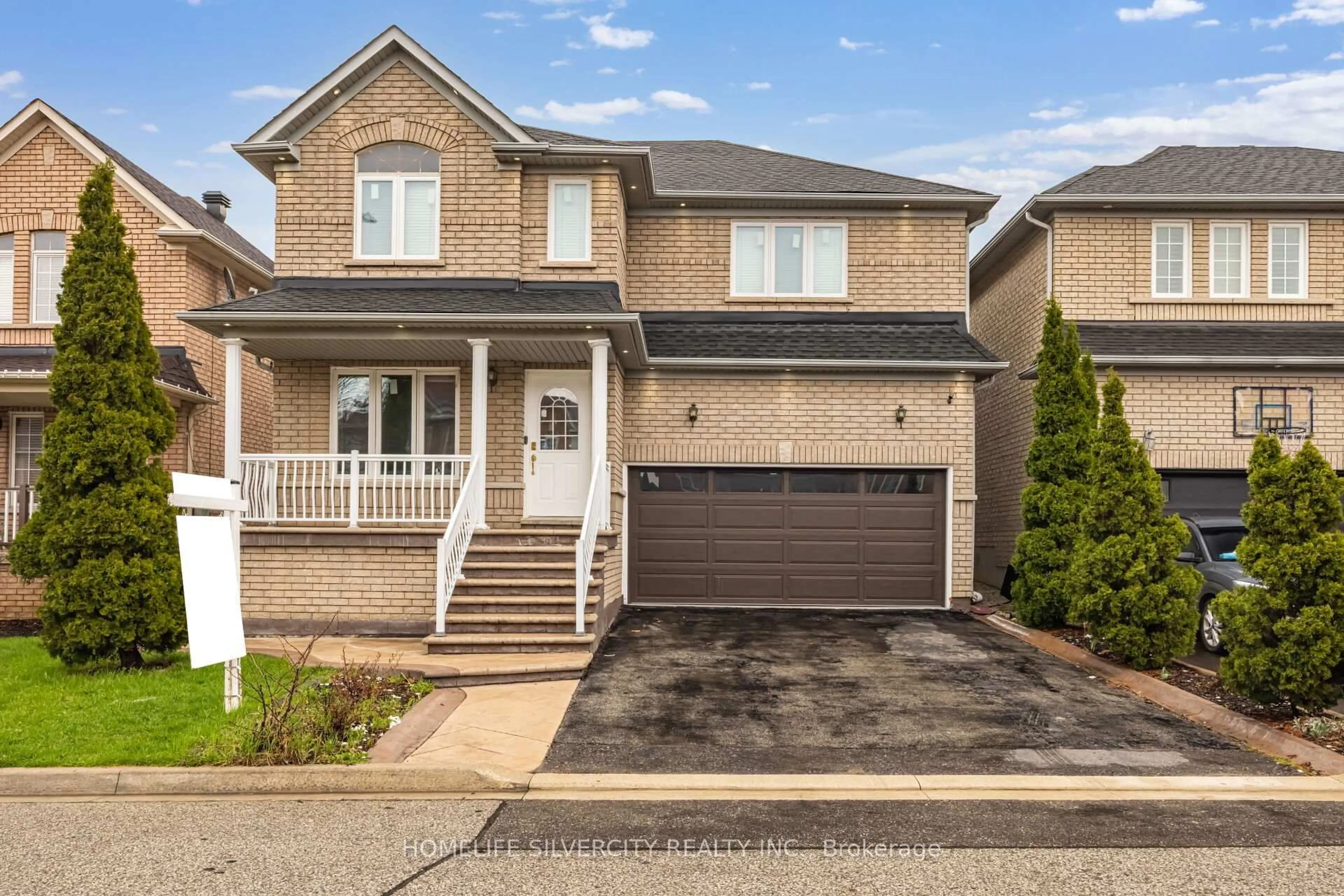 Home with brick exterior material, street for 29 Beachpoint Blvd, Brampton Ontario L7A 2T7