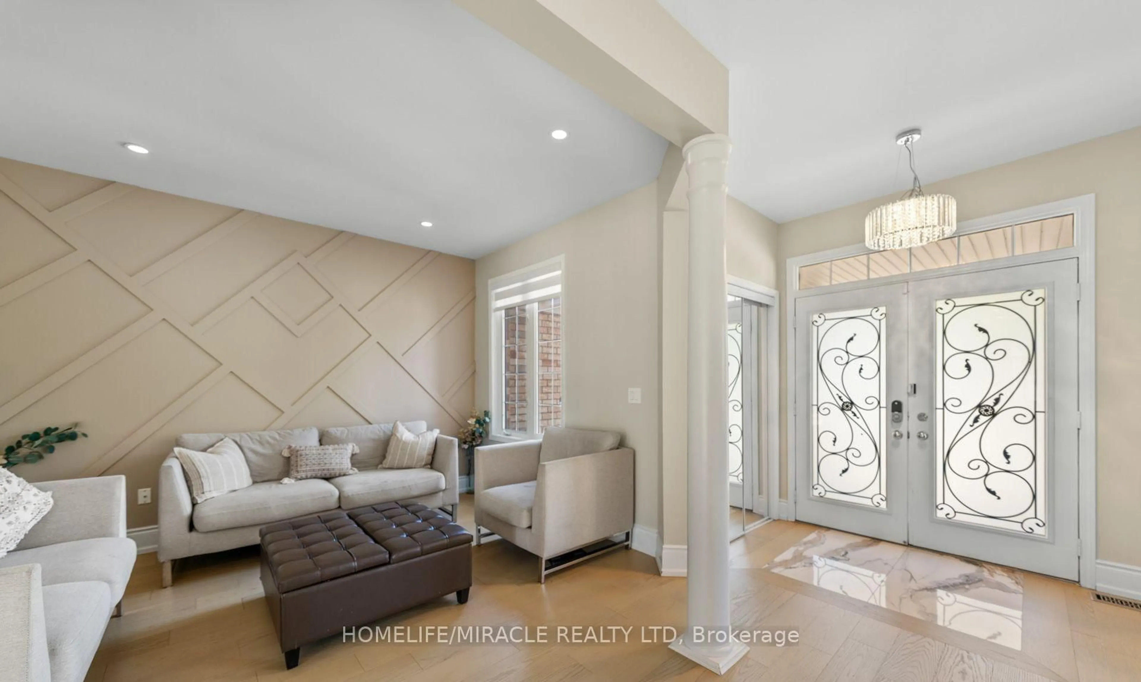 Indoor entryway for 1 Vision Way, Brampton Ontario L6P 1H7