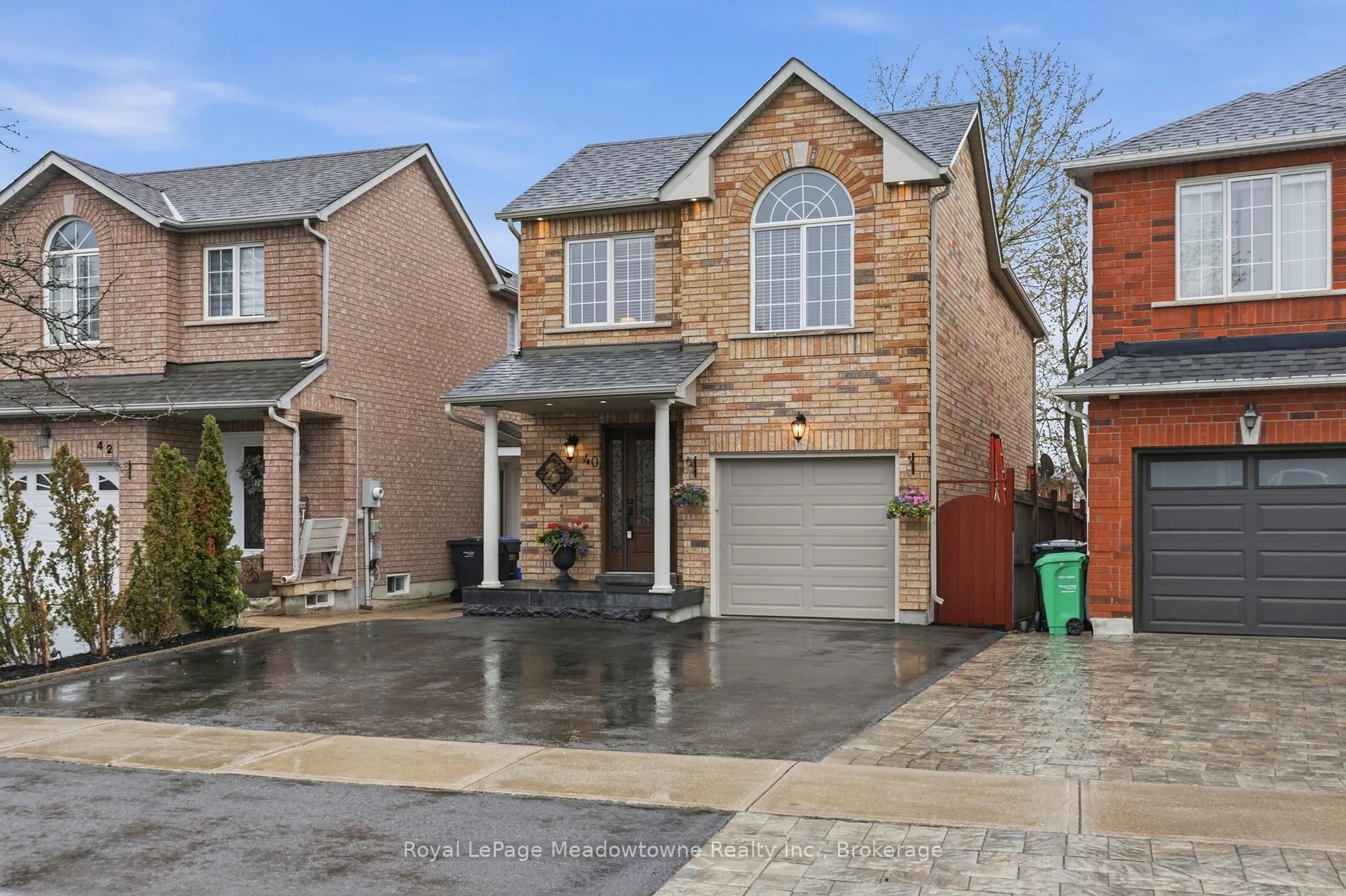 Home with brick exterior material, street for 40 Coolspring Cres, Caledon Ontario L7E 1W6
