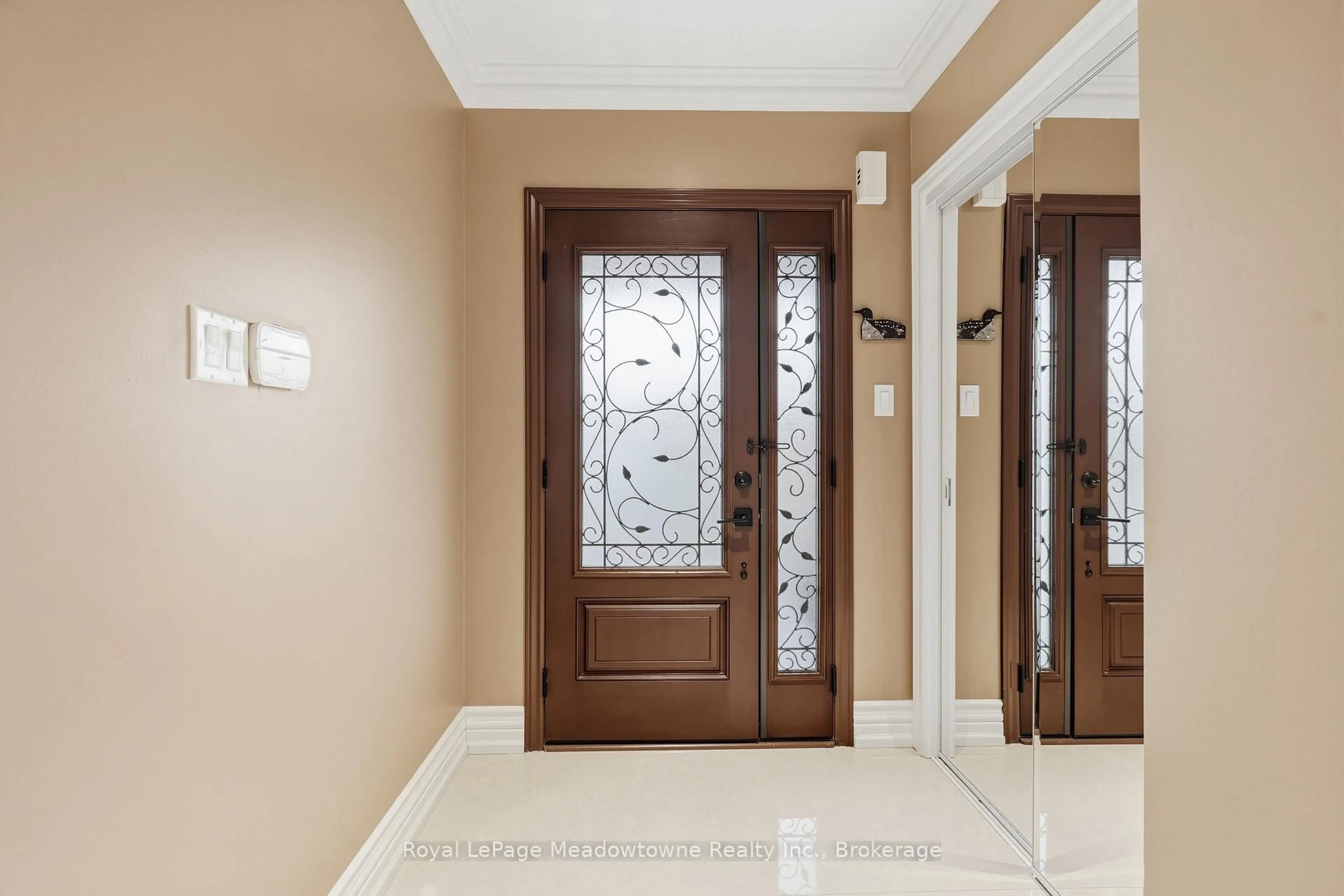 Indoor entryway for 40 Coolspring Cres, Caledon Ontario L7E 1W6