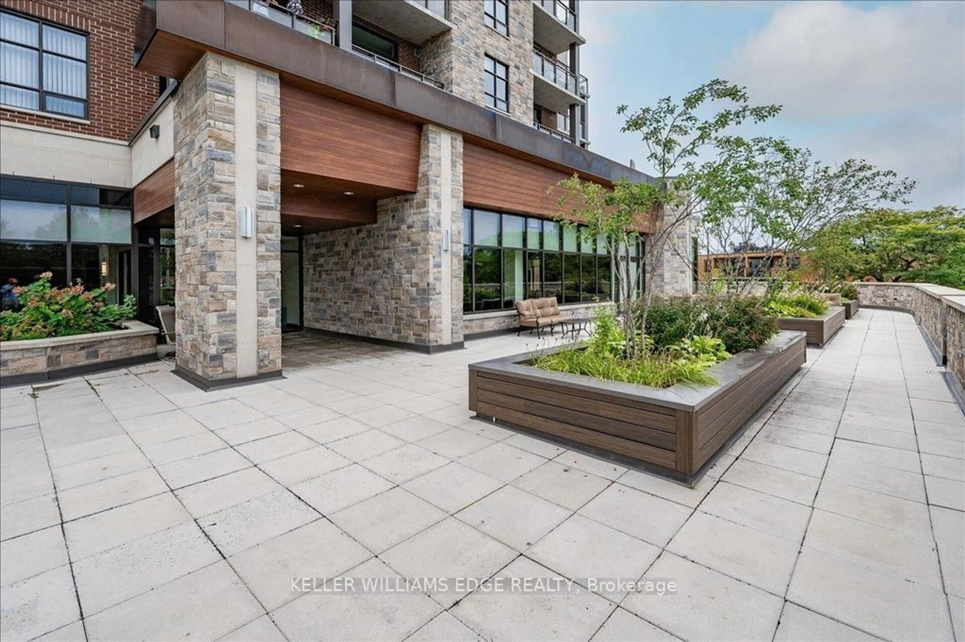 Patio, unknown for 3290 New St #607, Burlington Ontario L7N 1M8