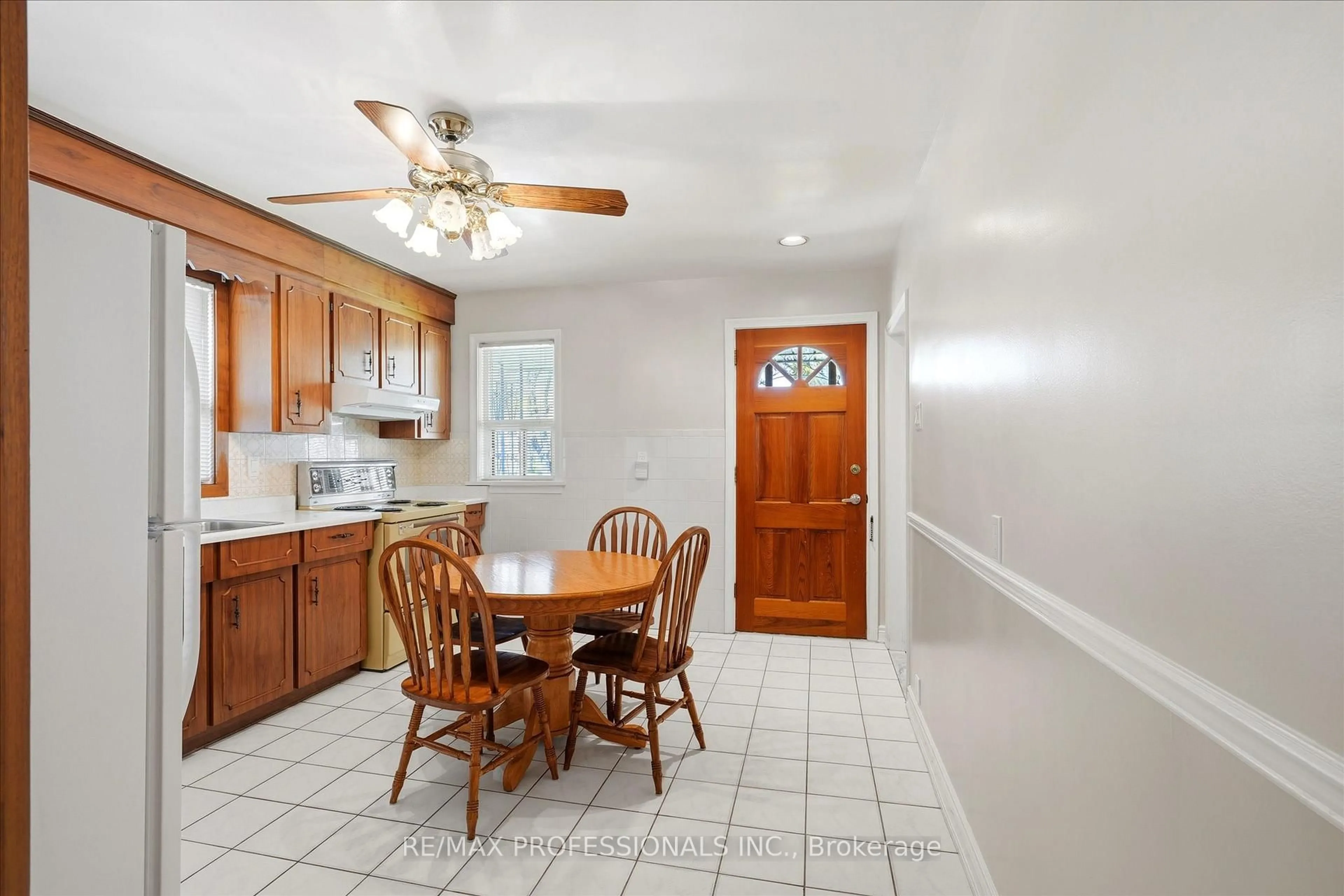 Dining room, ceramic/tile floor for 31 Stanmills Rd, Toronto Ontario M8Z 1Y1