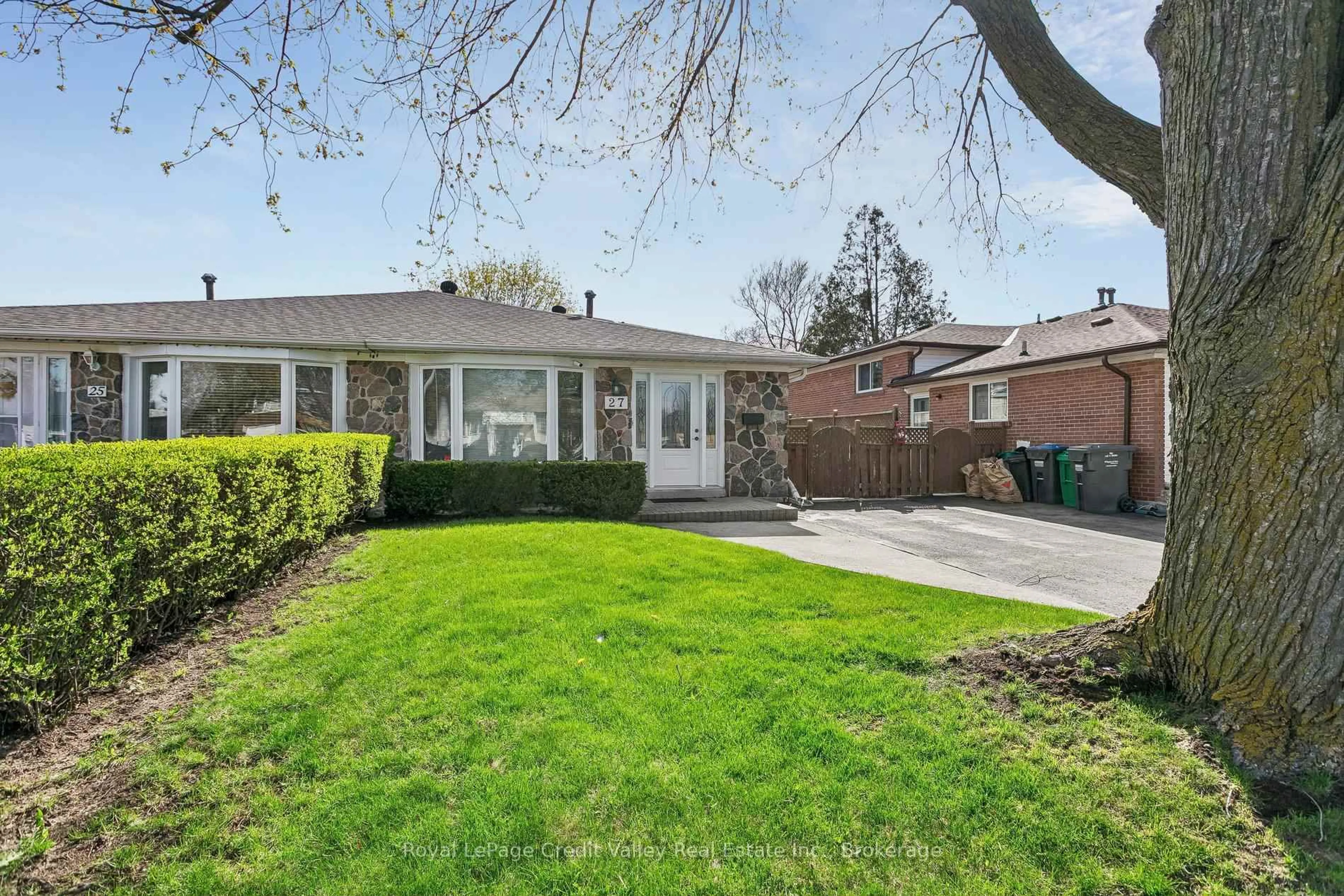 Home with brick exterior material, street for 27 Grange Dr, Brampton Ontario L6X 2H1