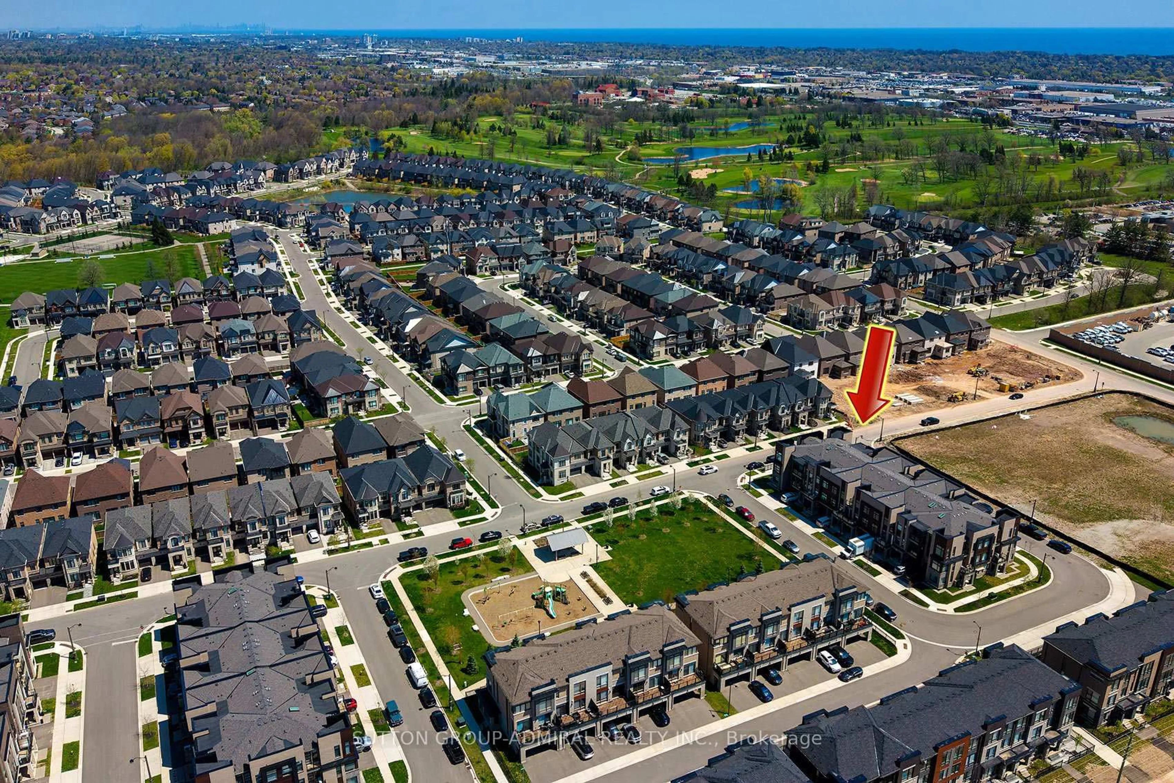A pic from outside/outdoor area/front of a property/back of a property/a pic from drone, street for 1264 Merton Rd, Oakville Ontario L6M 5M1