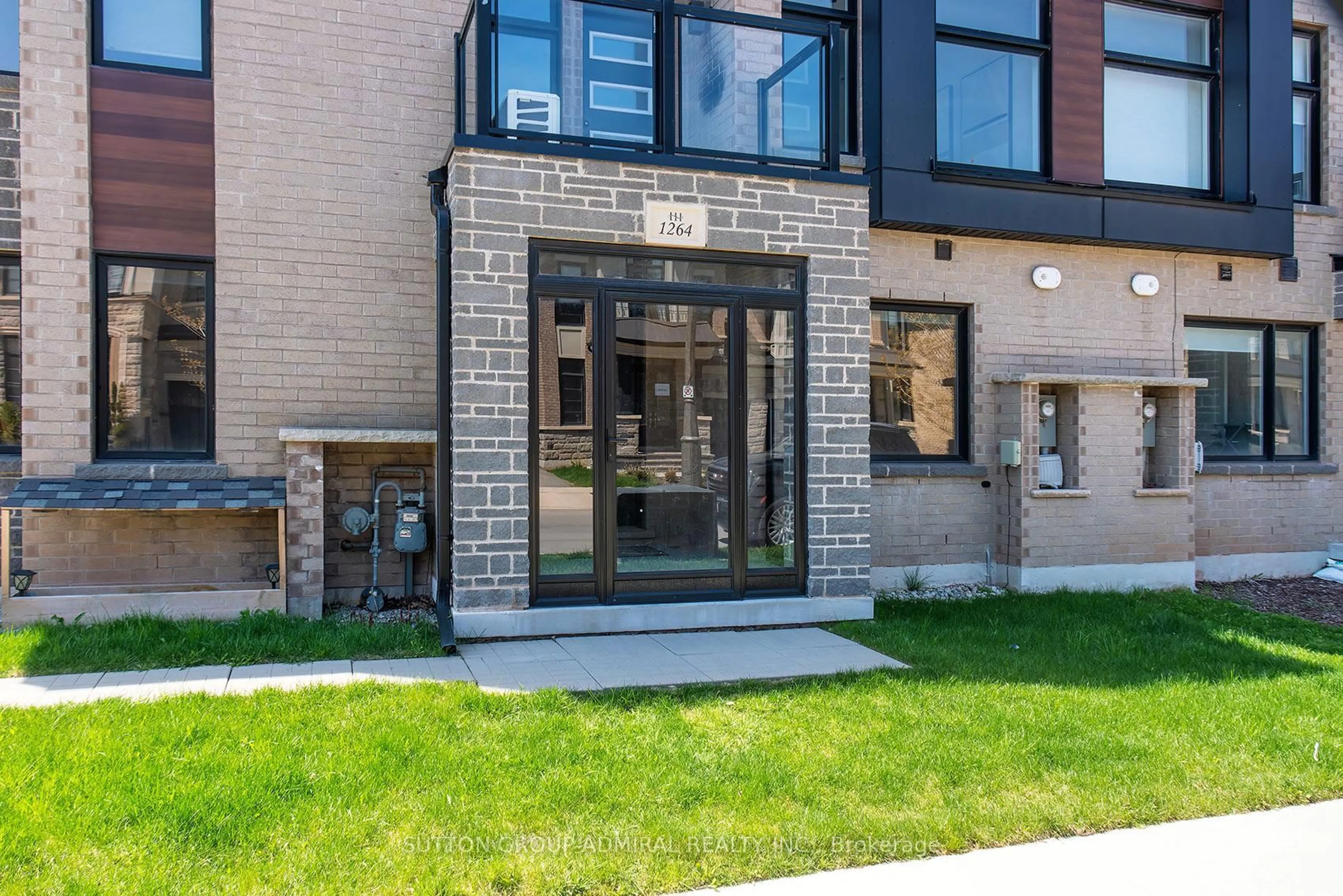 Home with brick exterior material, street for 1264 Merton Rd, Oakville Ontario L6M 5M1