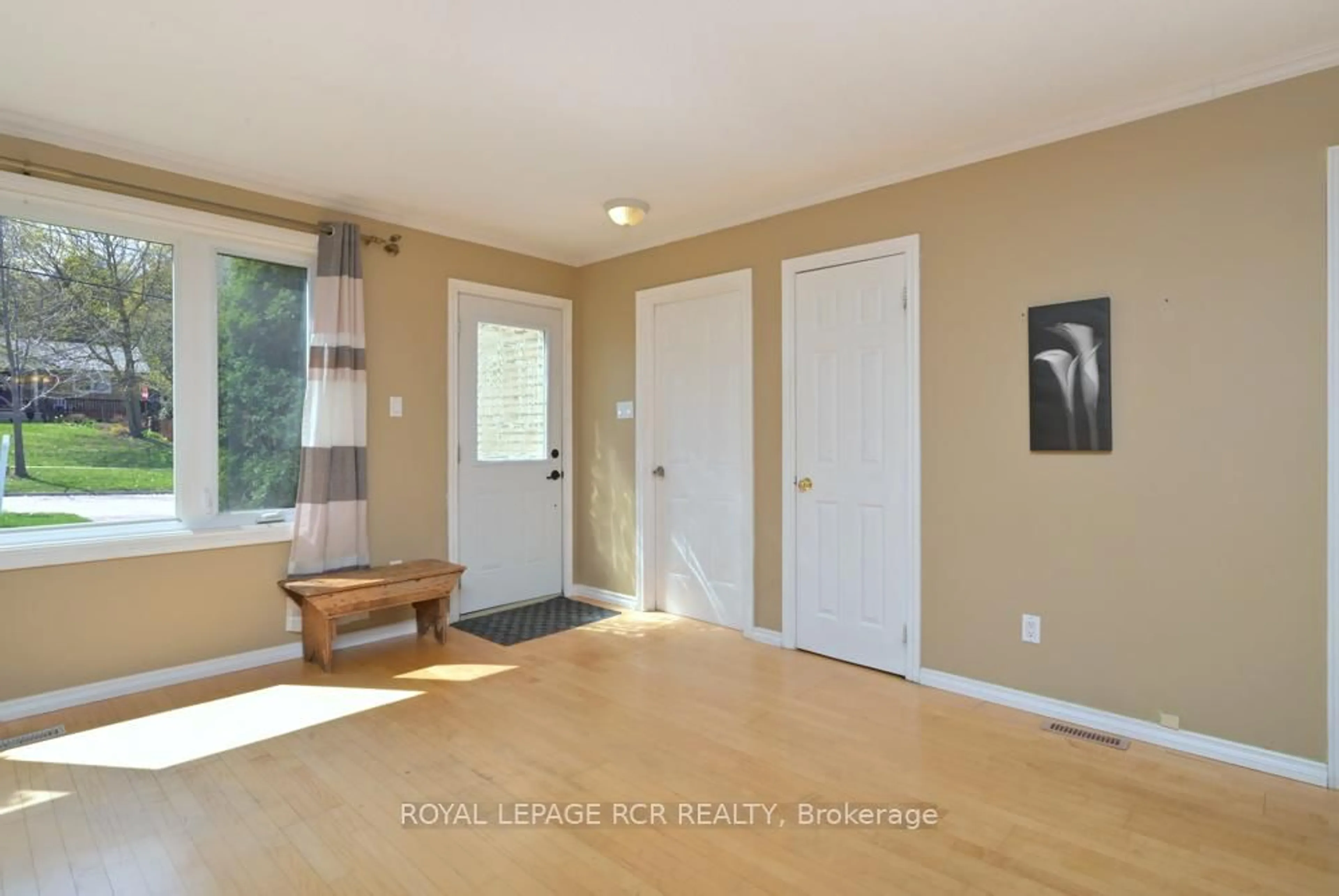 A pic of a room for 55 Second St, Orangeville Ontario L9W 2C2