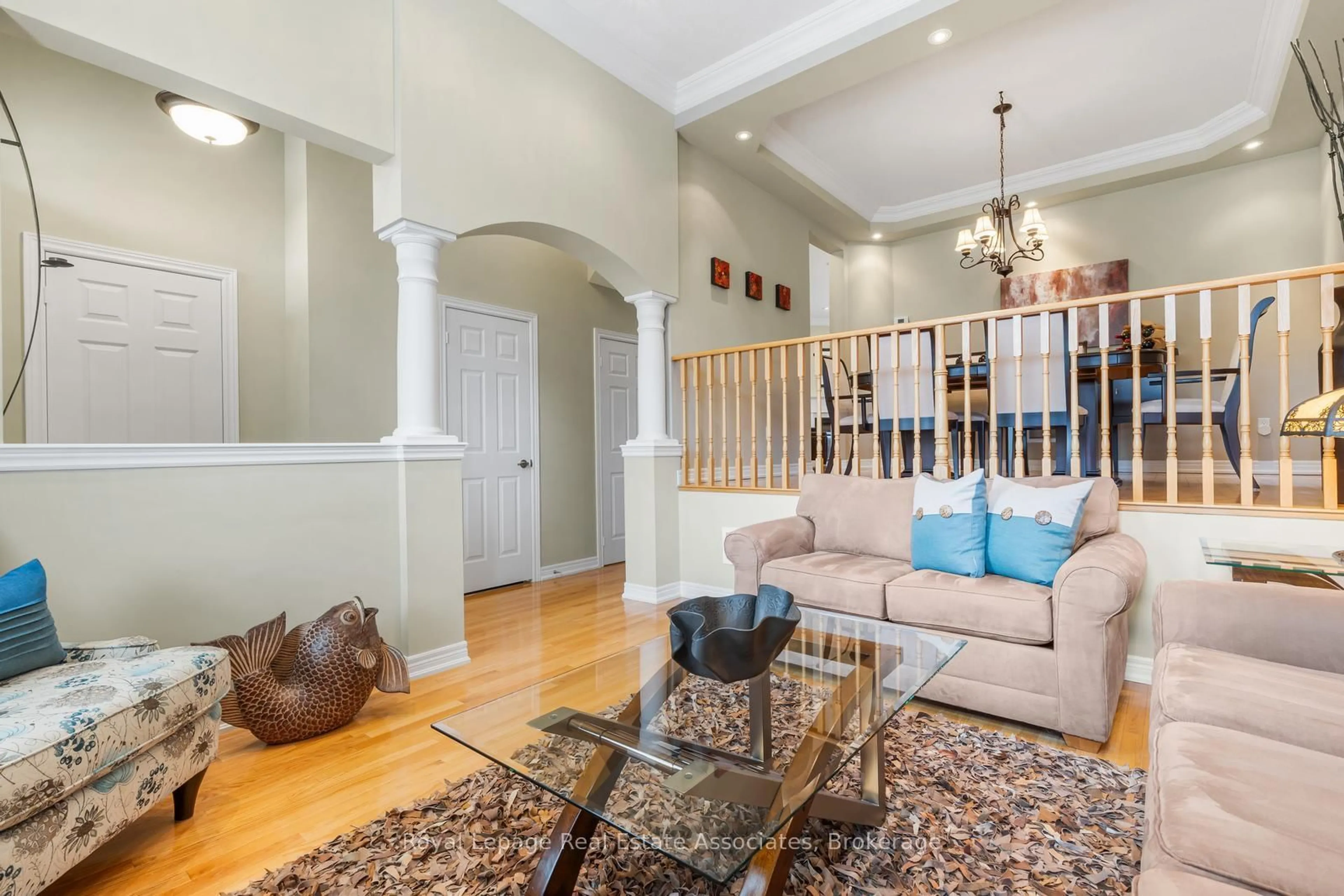 Living room with furniture, unknown for 3467 Eglinton Ave, Mississauga Ontario L5M 7T7