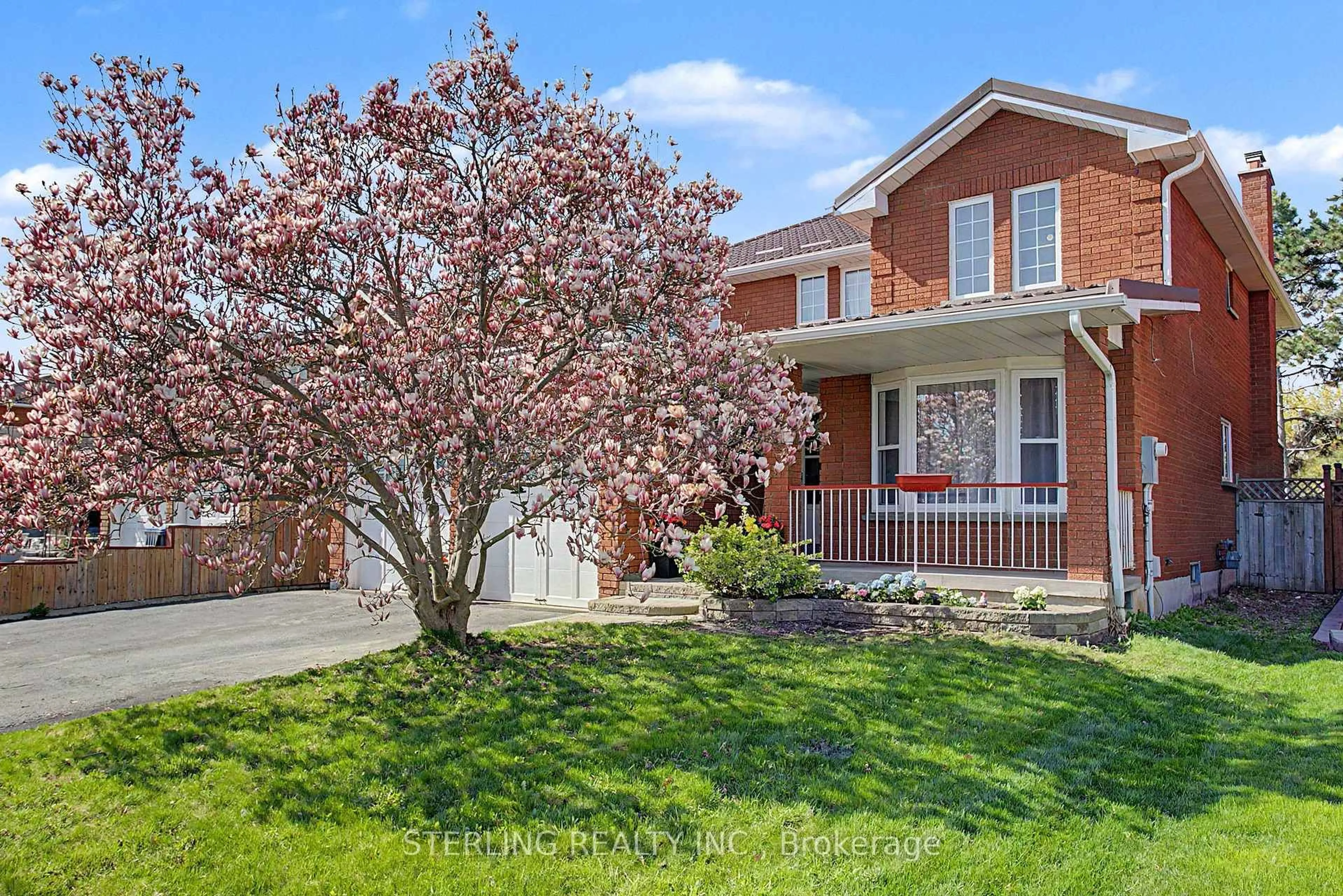Home with brick exterior material, street for 72 Sunforest Dr, Brampton Ontario L6Z 3Z5