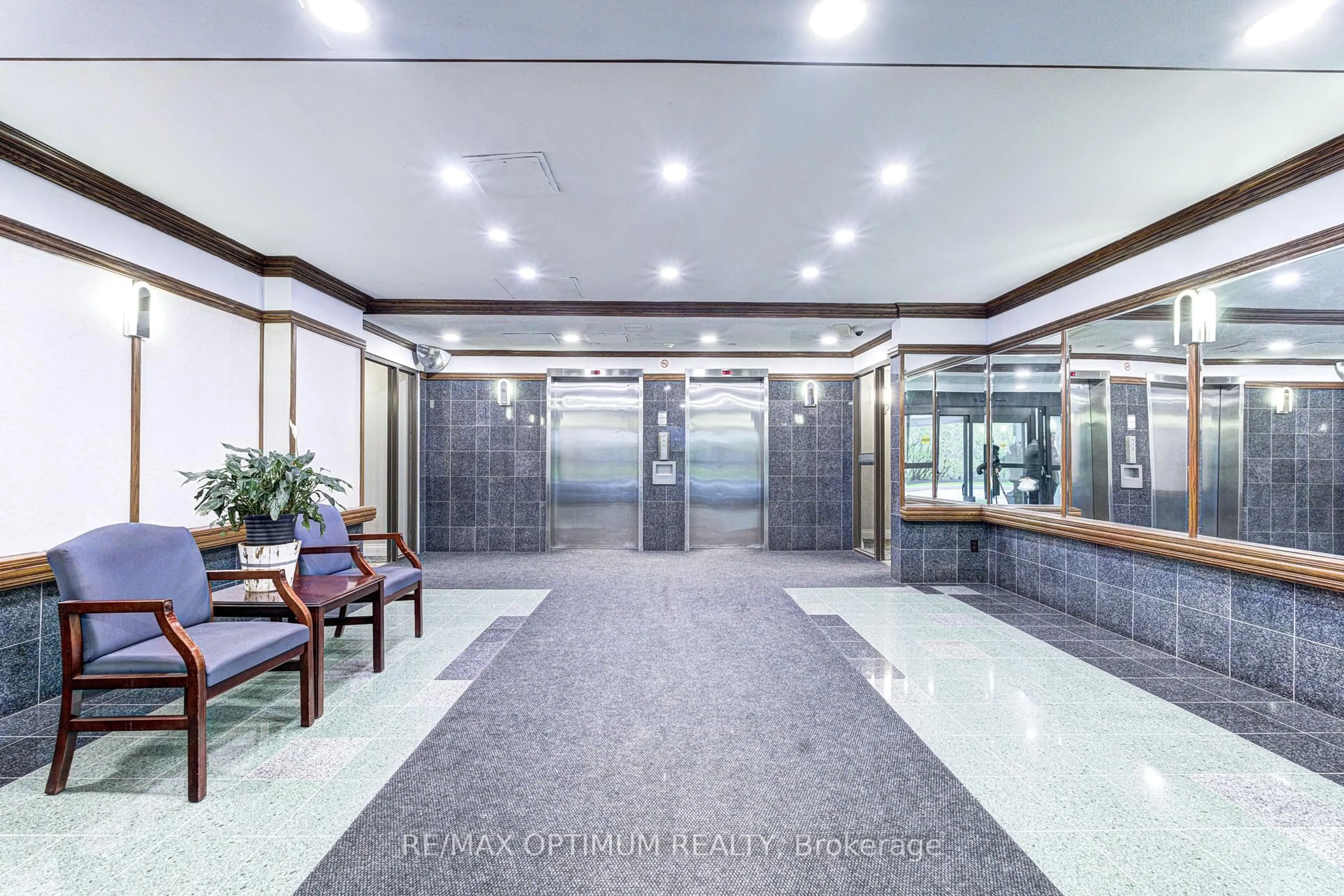 Lobby for 355 Rathburn Rd #505, Mississauga Ontario L4Z 1H4