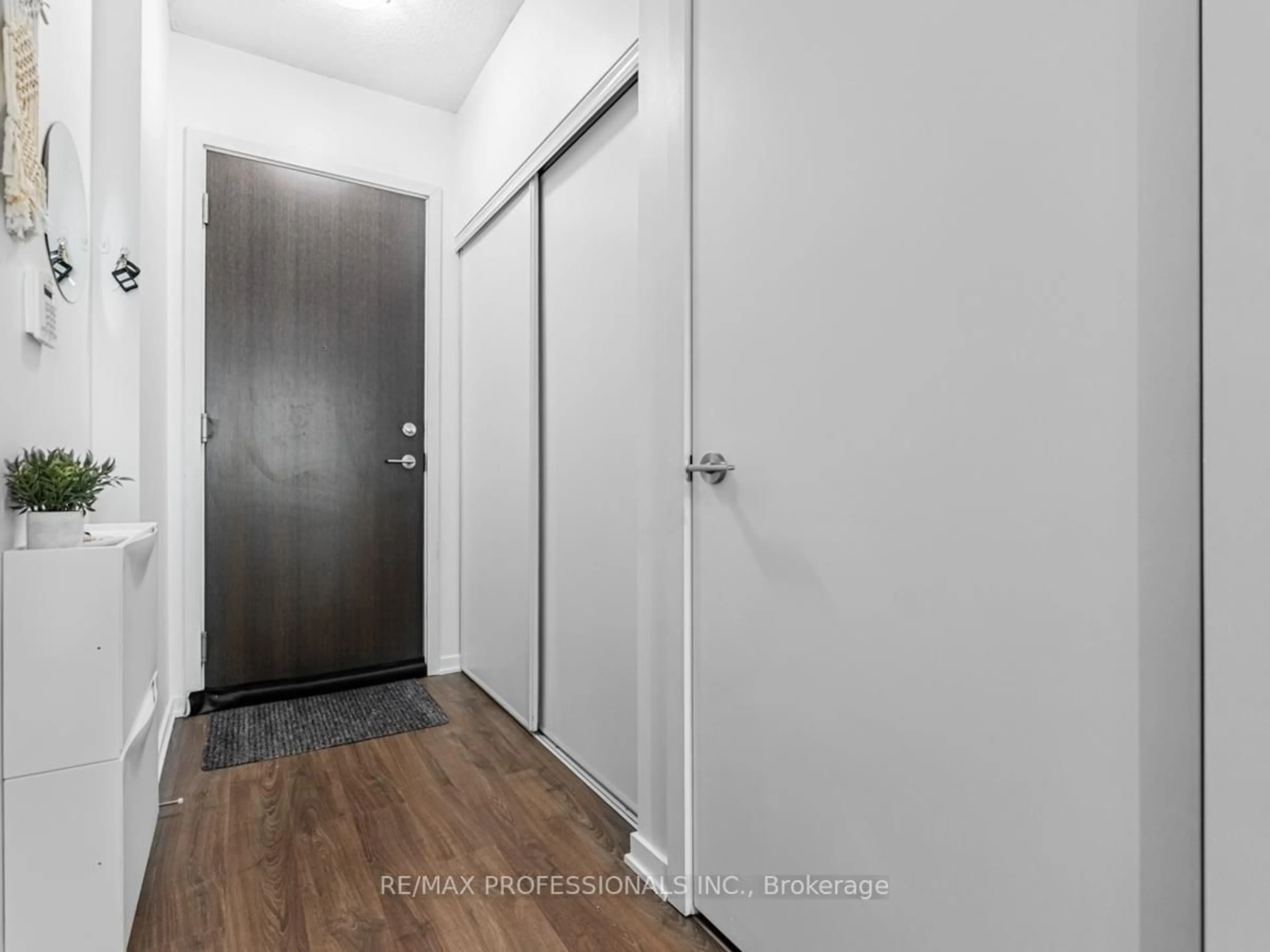 Unknown for 105 The Queensway #2113, Toronto Ontario M6S 5B5
