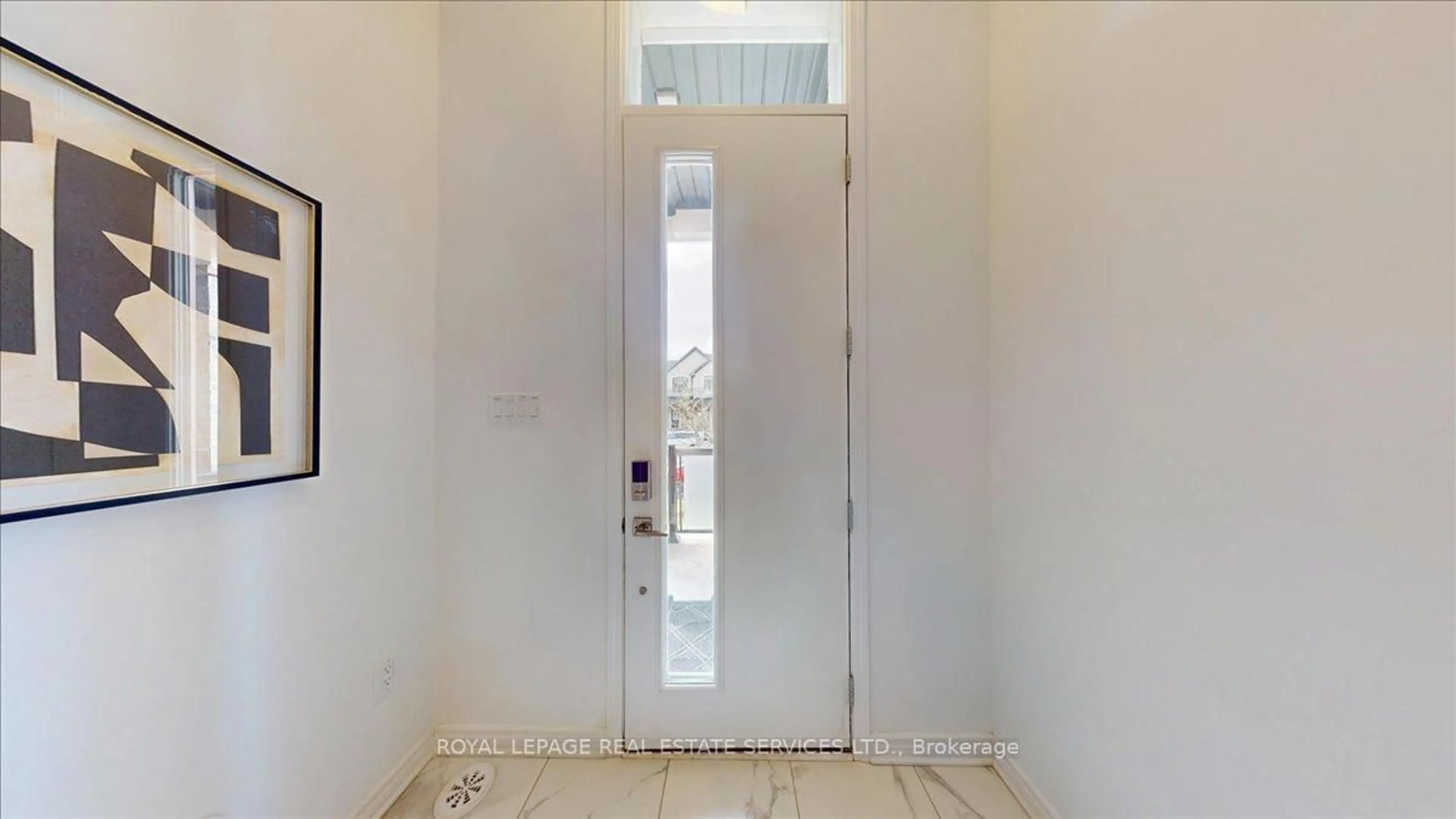 Indoor entryway for 1176 Wheat Boom Dr, Oakville Ontario L6H 7W4