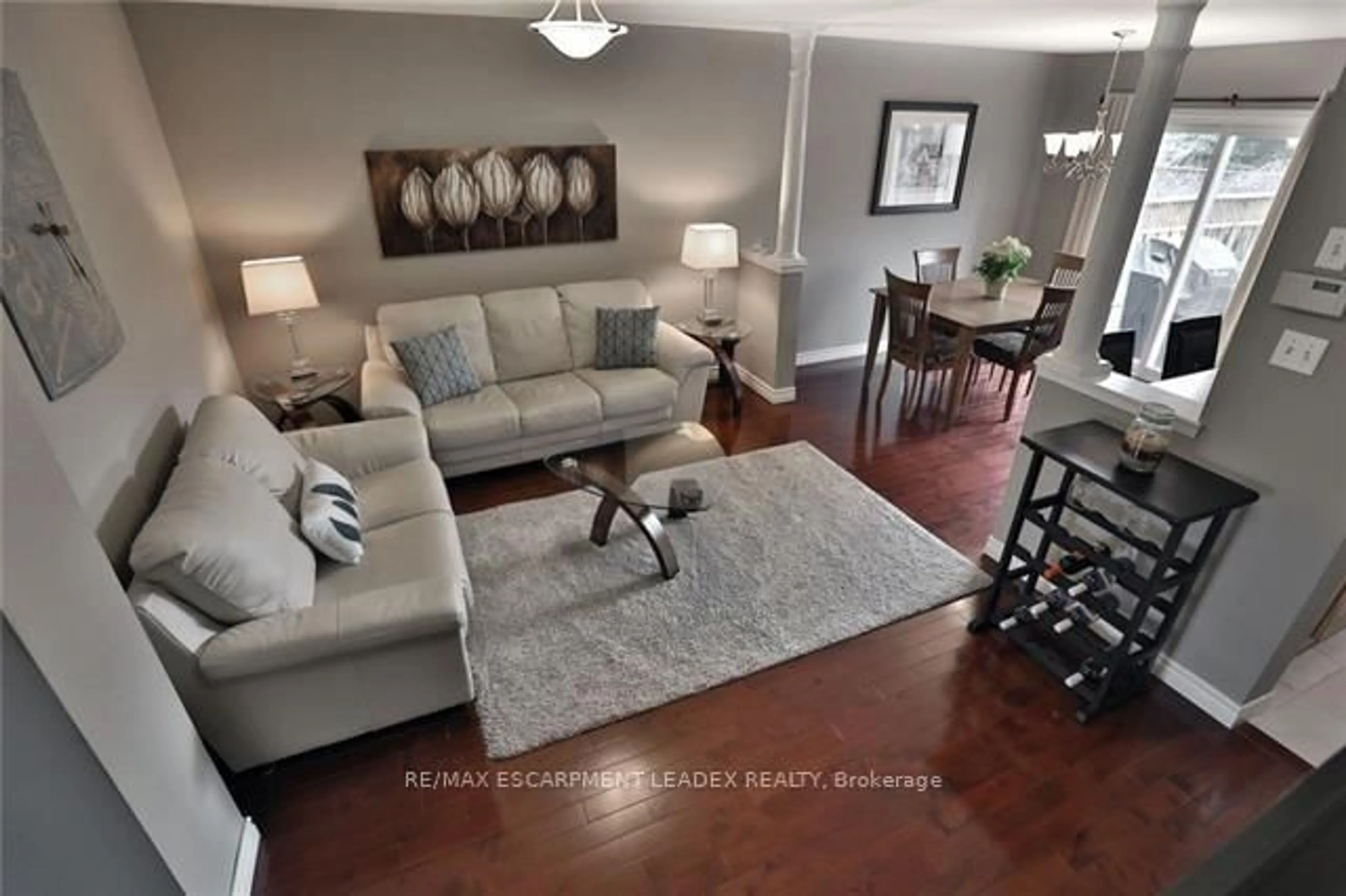 Living room with furniture, unknown for 4008 Berton Ave, Burlington Ontario L7M 4M6