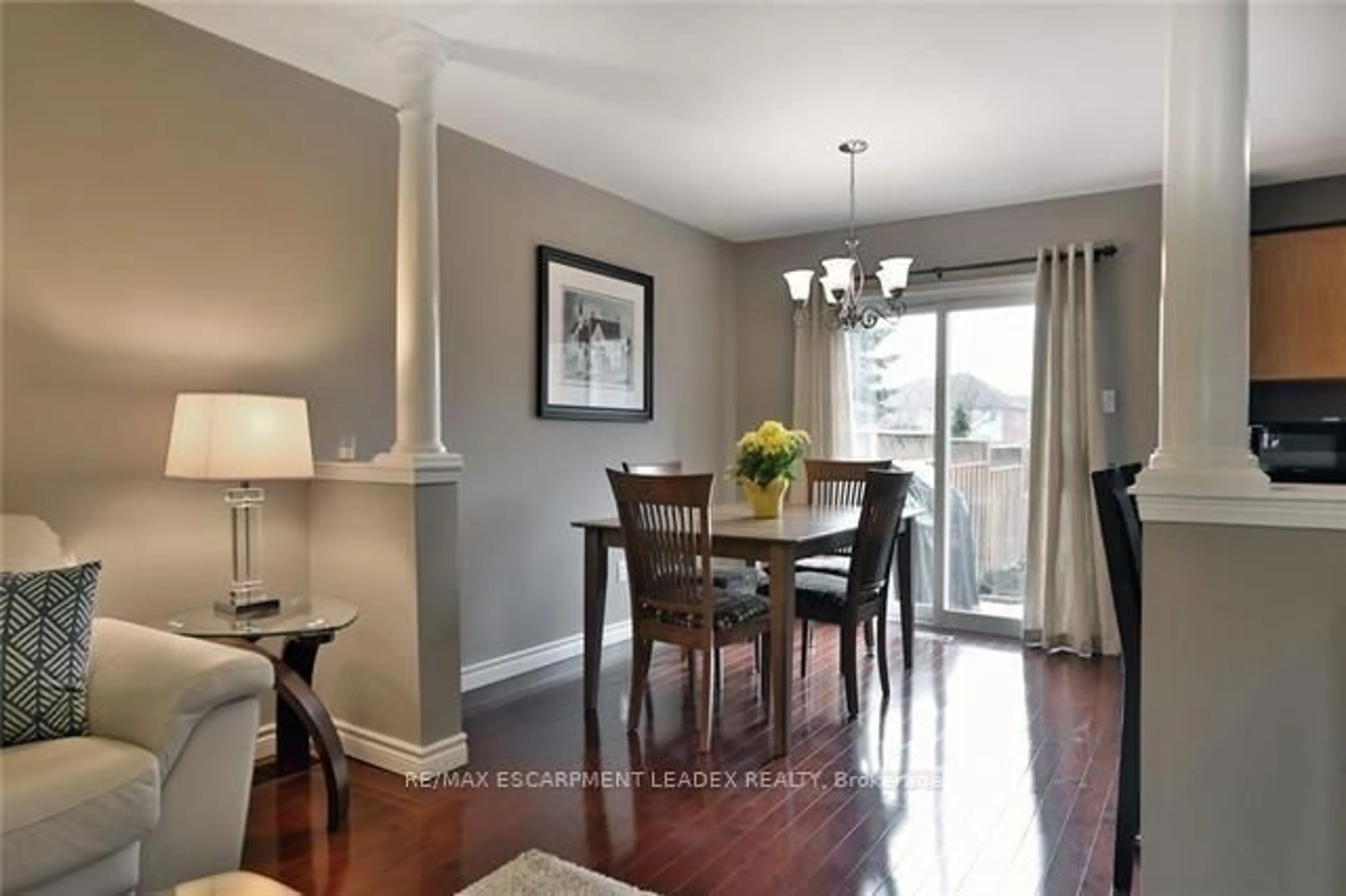 Dining room, wood/laminate floor for 4008 Berton Ave, Burlington Ontario L7M 4M6