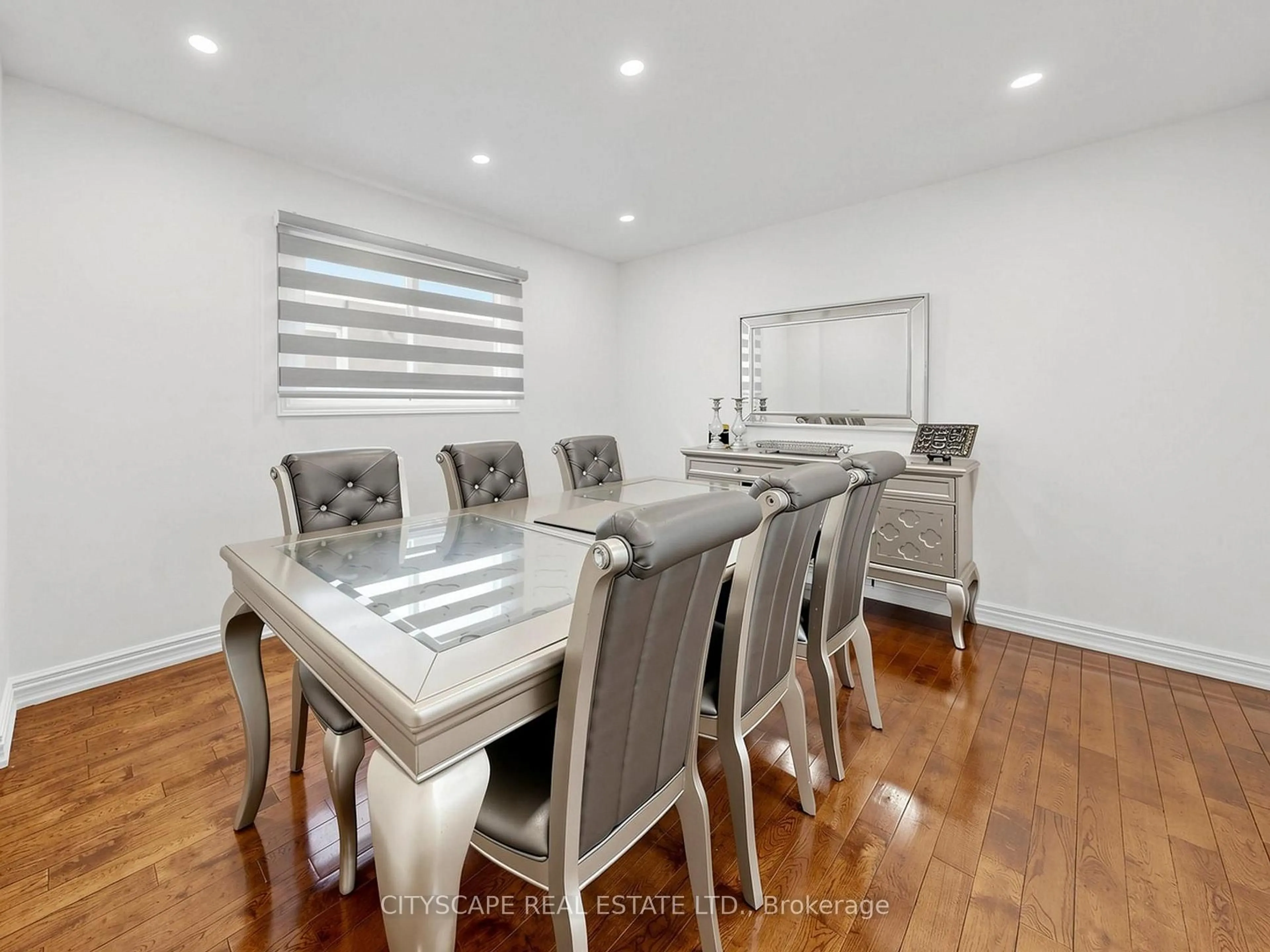 Dining room, wood/laminate floor for 5534 River Grove Ave, Mississauga Ontario L5M 3T6