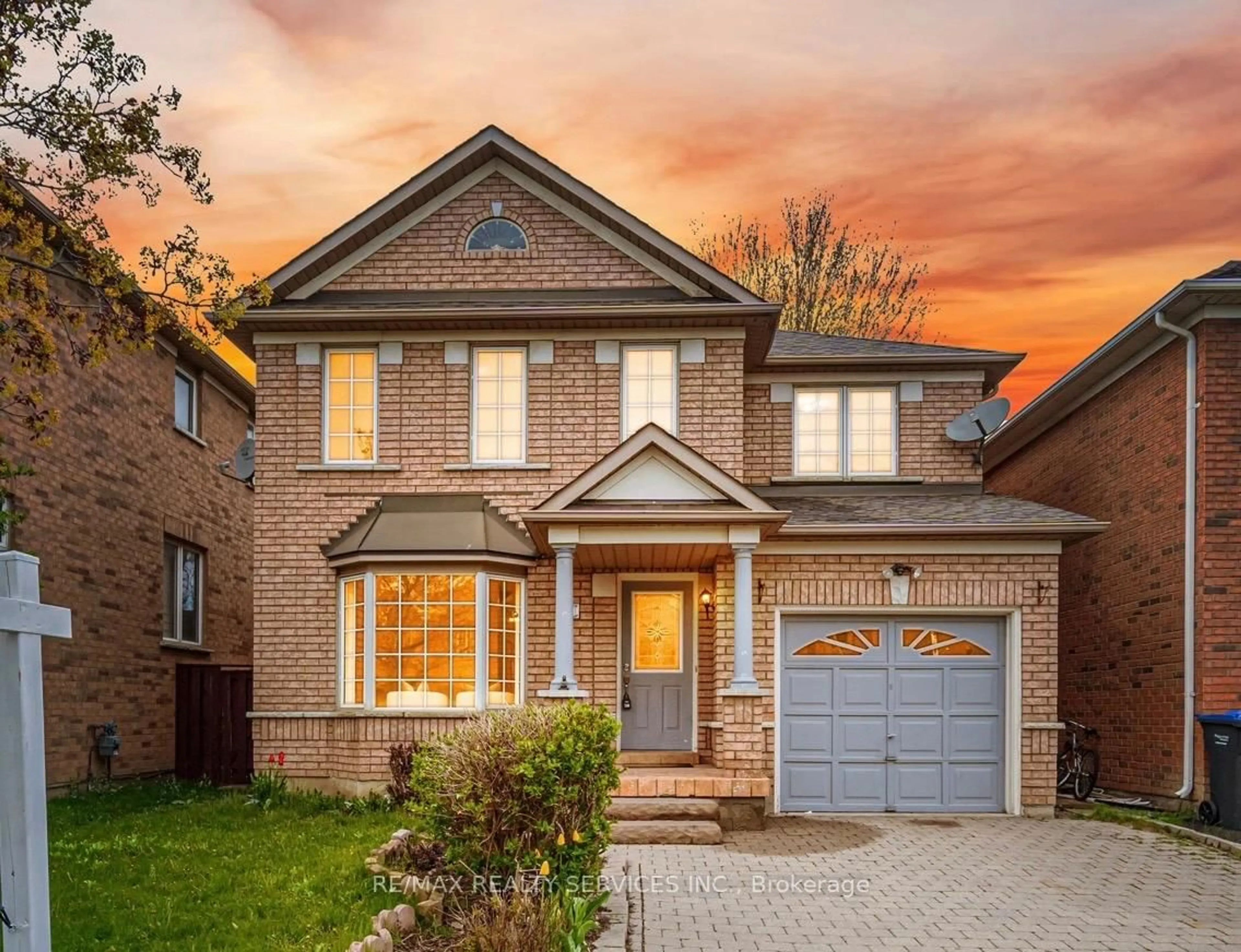 Home with brick exterior material, street for 21 UPPER HIGHLANDS Dr, Brampton Ontario L6Z 4W1