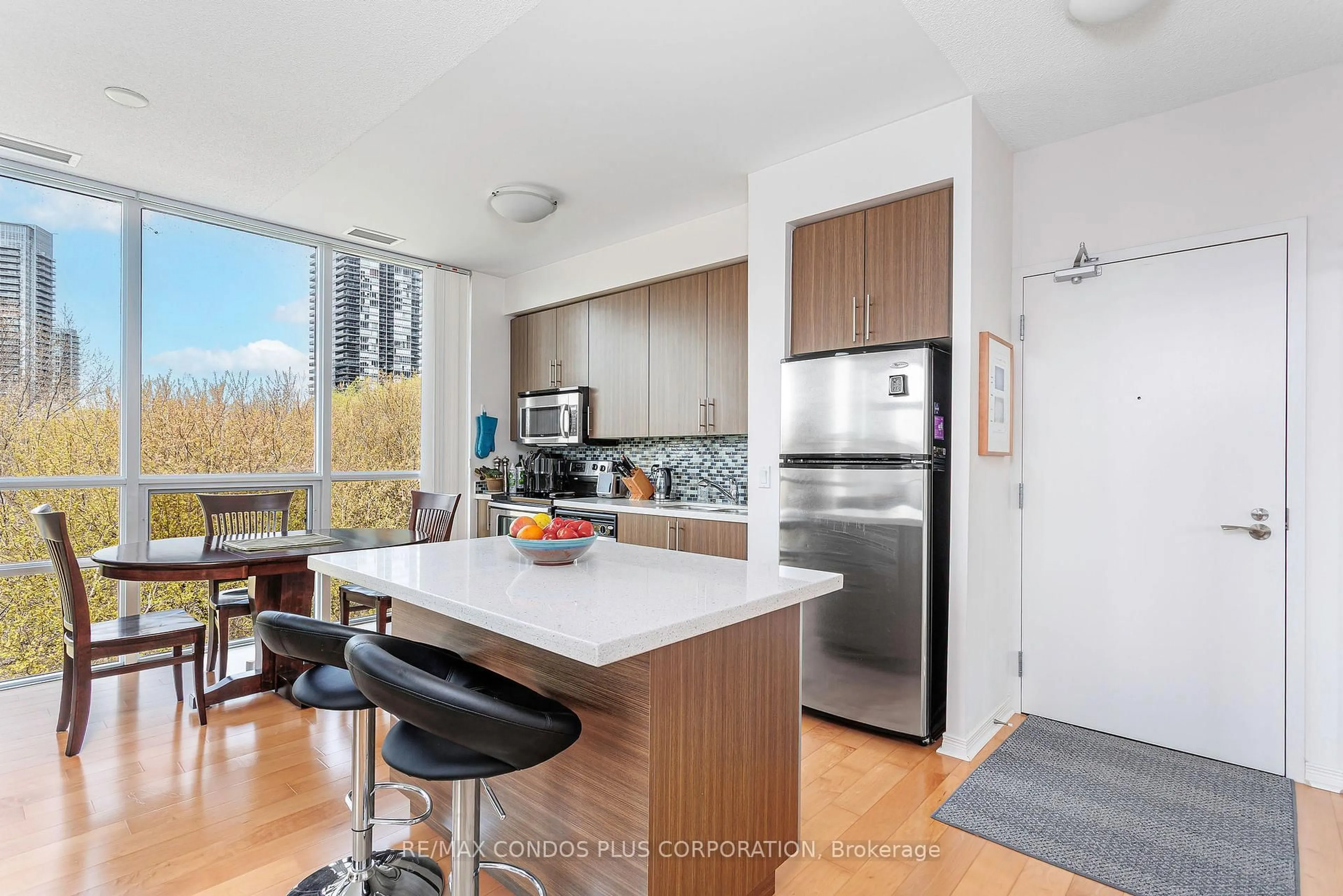 Open concept kitchen, unknown for 15 Legion Rd #206, Toronto Ontario M8V 0A9