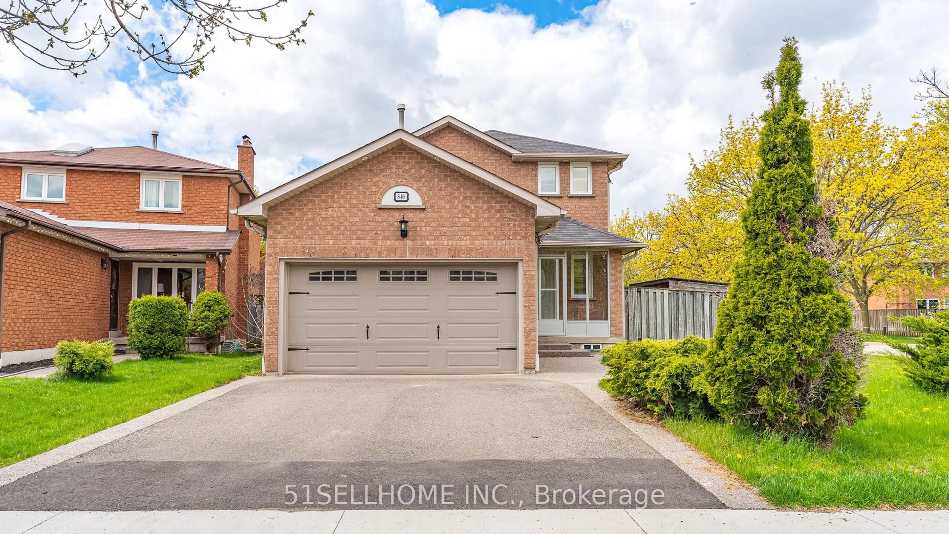 Home with brick exterior material, street for 846 Savoy Cres, Mississauga Ontario L5R 3C7