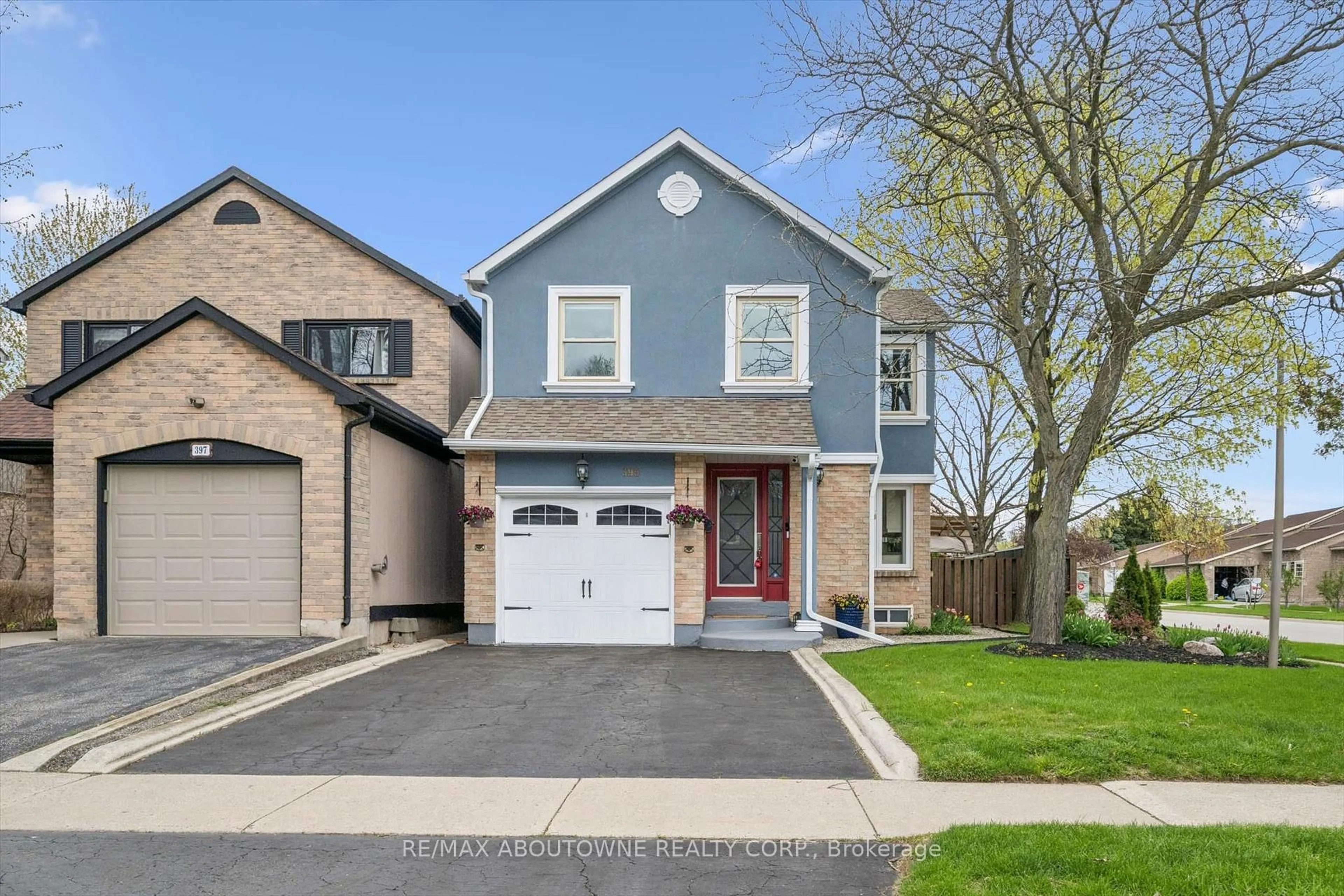 Home with brick exterior material, street for 395 Maidstone Cres, Oakville Ontario L6M 1C1
