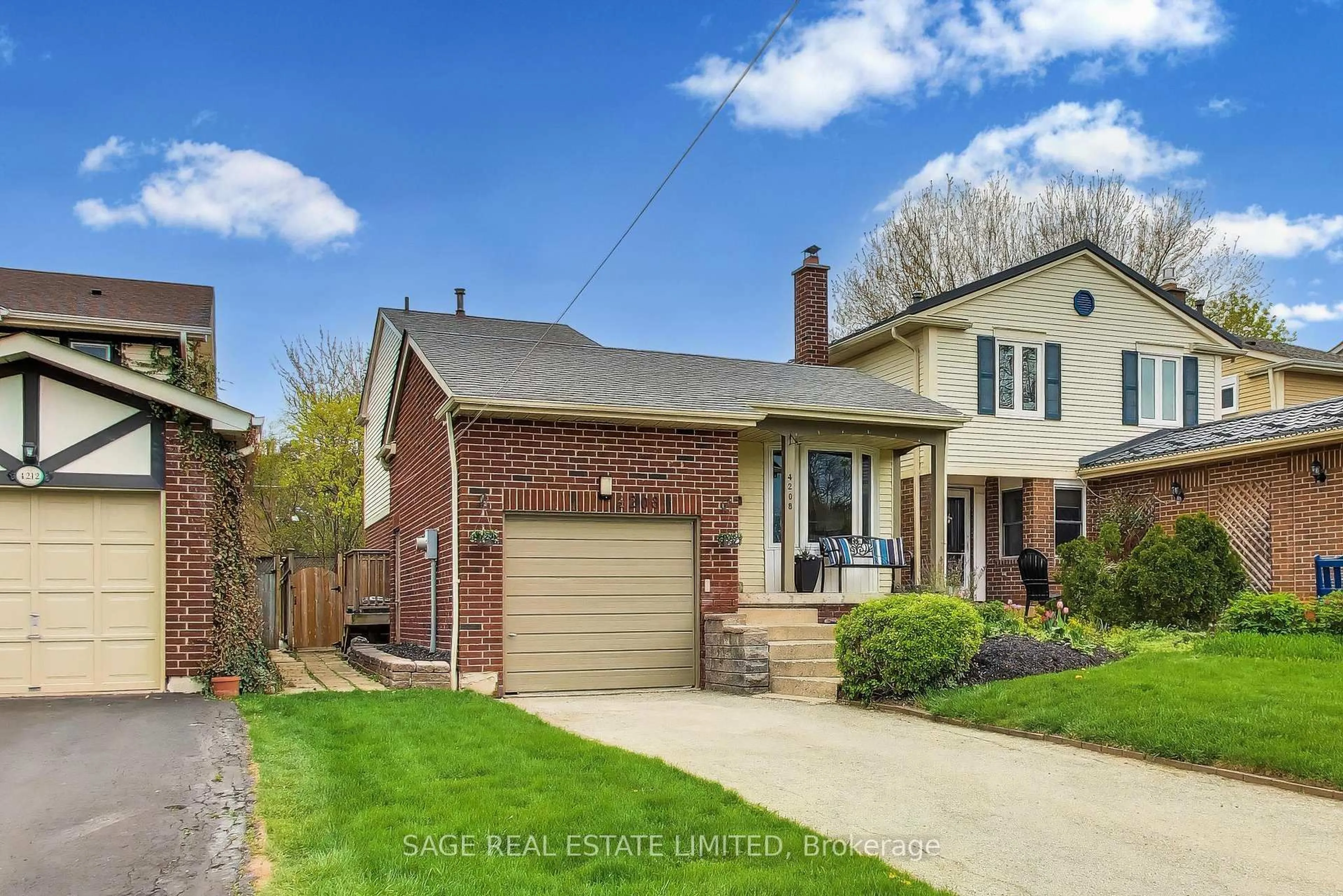 Home with brick exterior material, street for 4208 Stonemason Cres, Mississauga Ontario L5L 2Z7