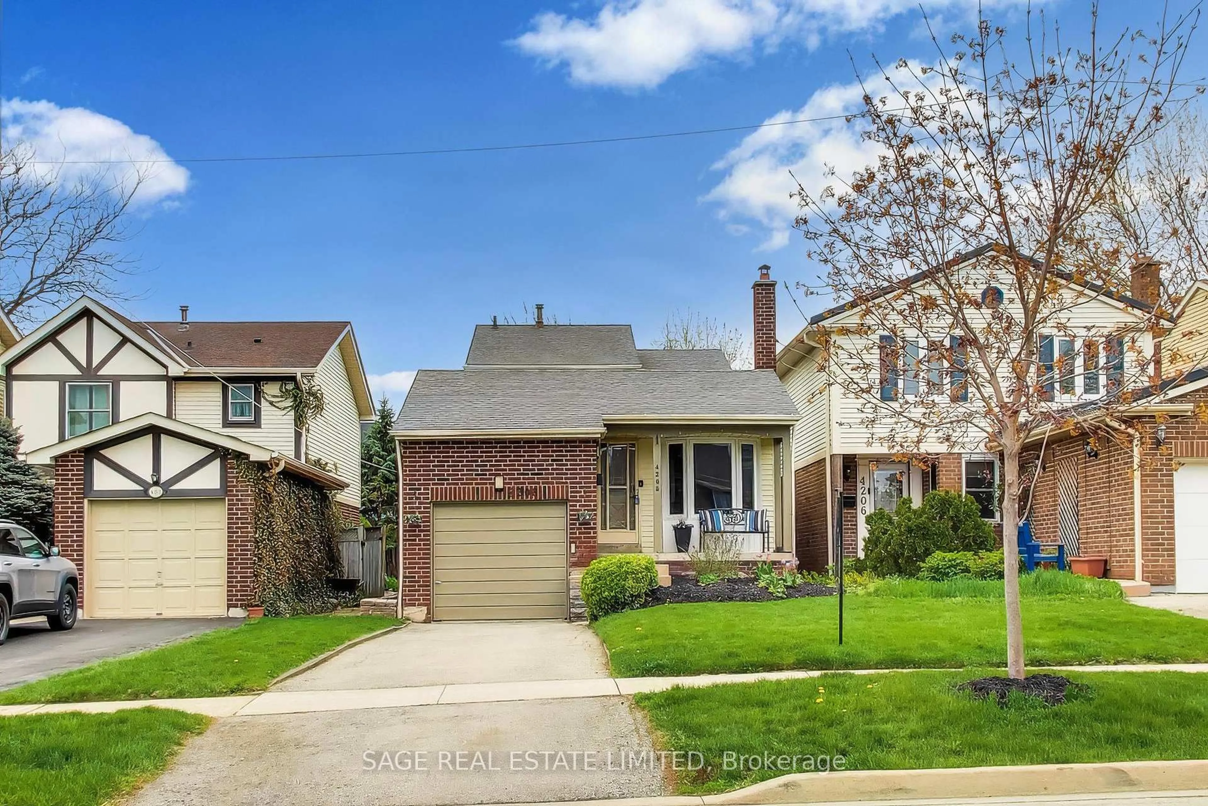 Home with brick exterior material, street for 4208 Stonemason Cres, Mississauga Ontario L5L 2Z7