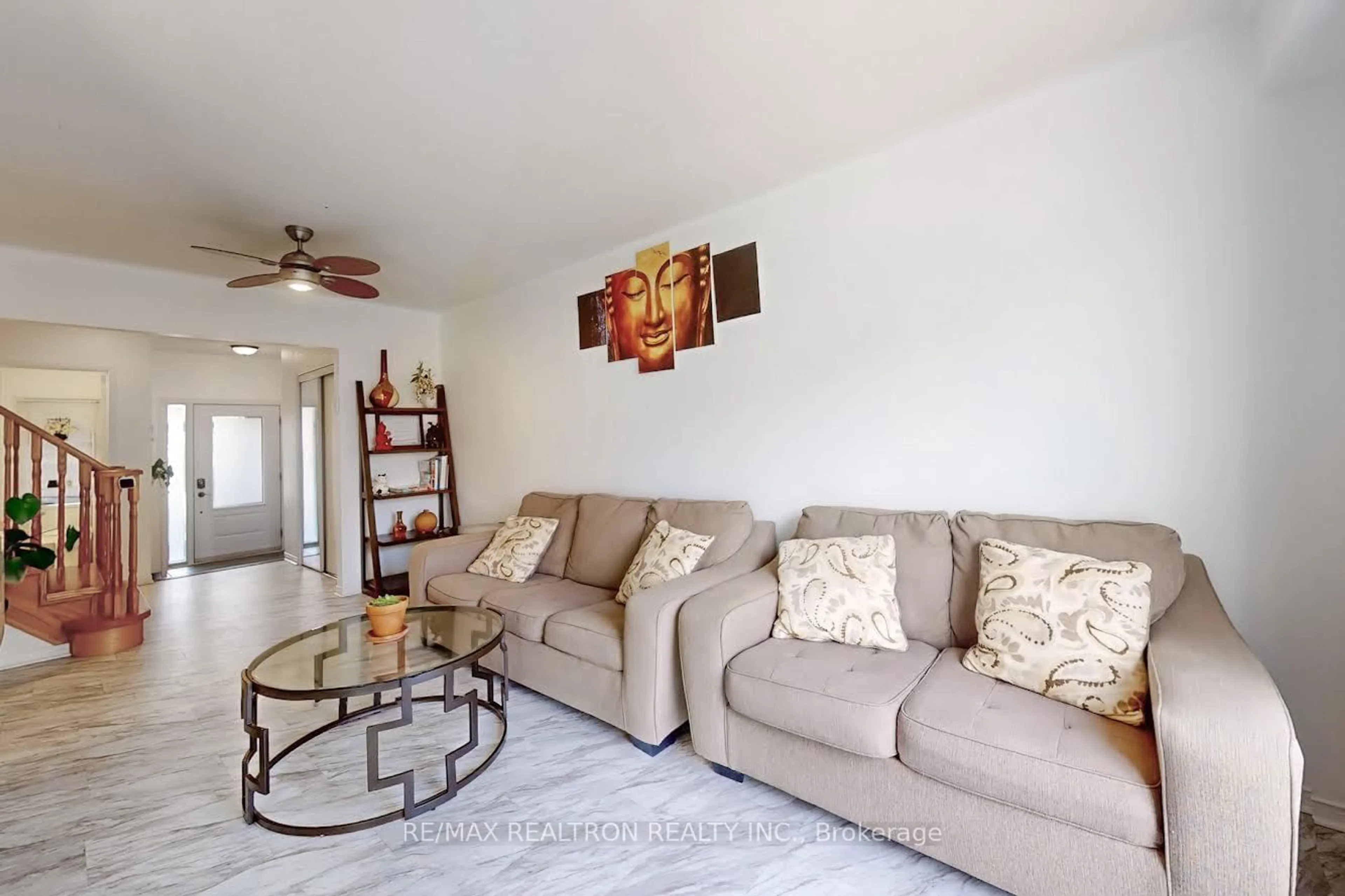 Living room with furniture, unknown for 878 Delgado Dr, Mississauga Ontario L5V 2S4