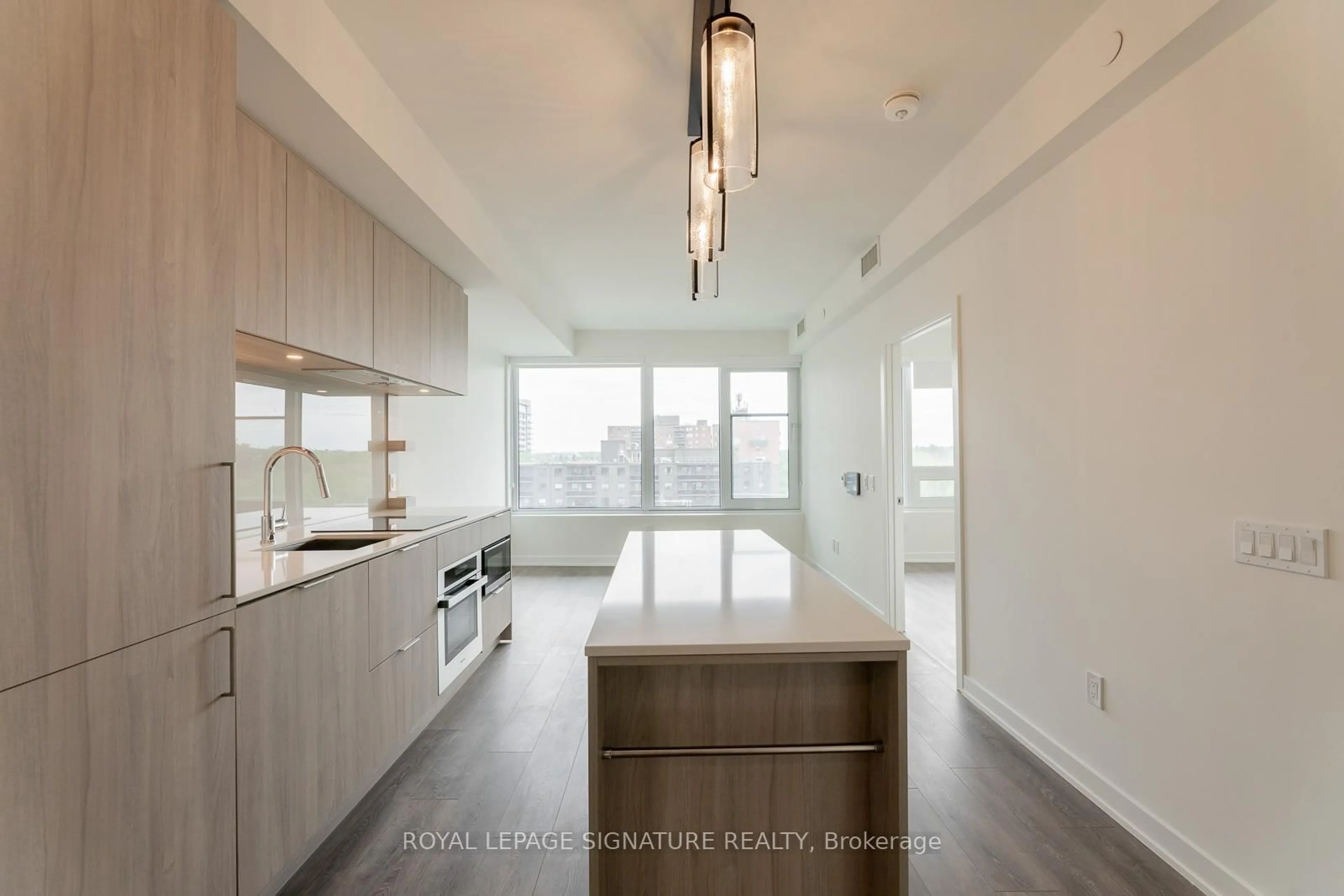 Open concept kitchen, unknown for 28 Ann St #717, Mississauga Ontario L5G 0E1