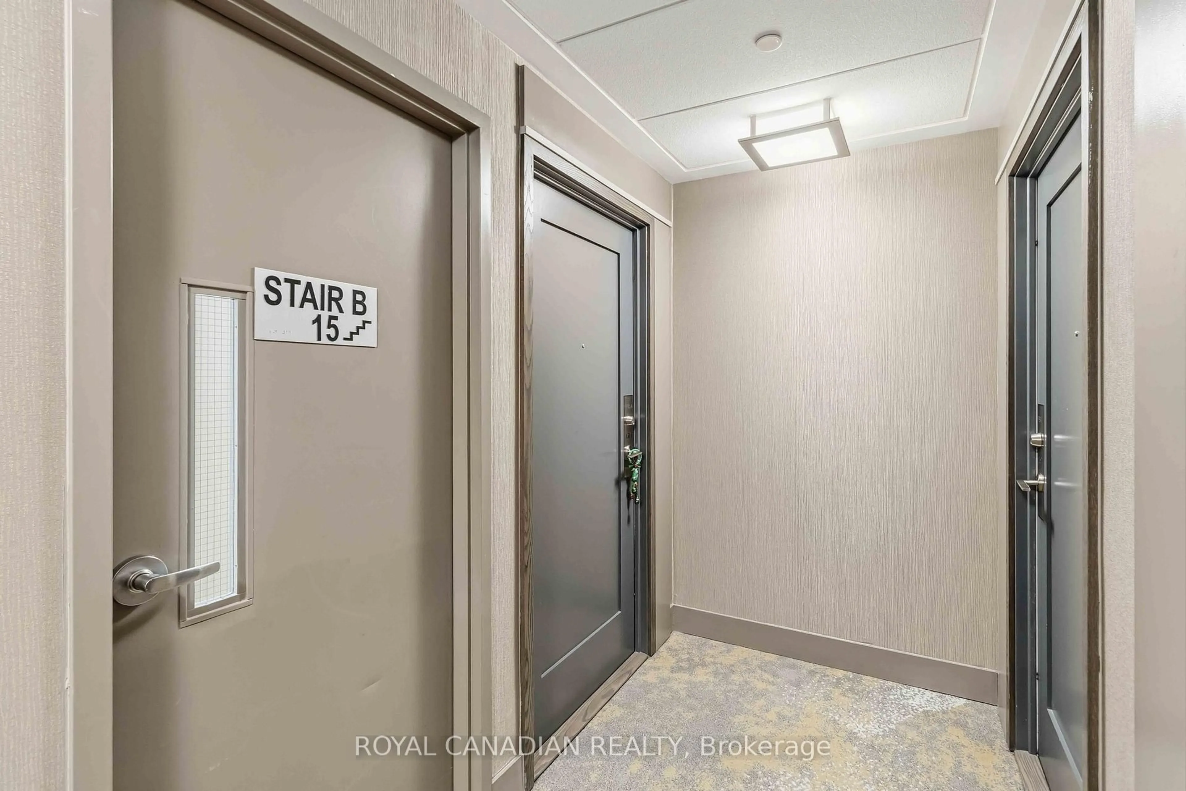 Indoor foyer for 65 Watergarden Dr #1501, Mississauga Ontario L5R 0G9