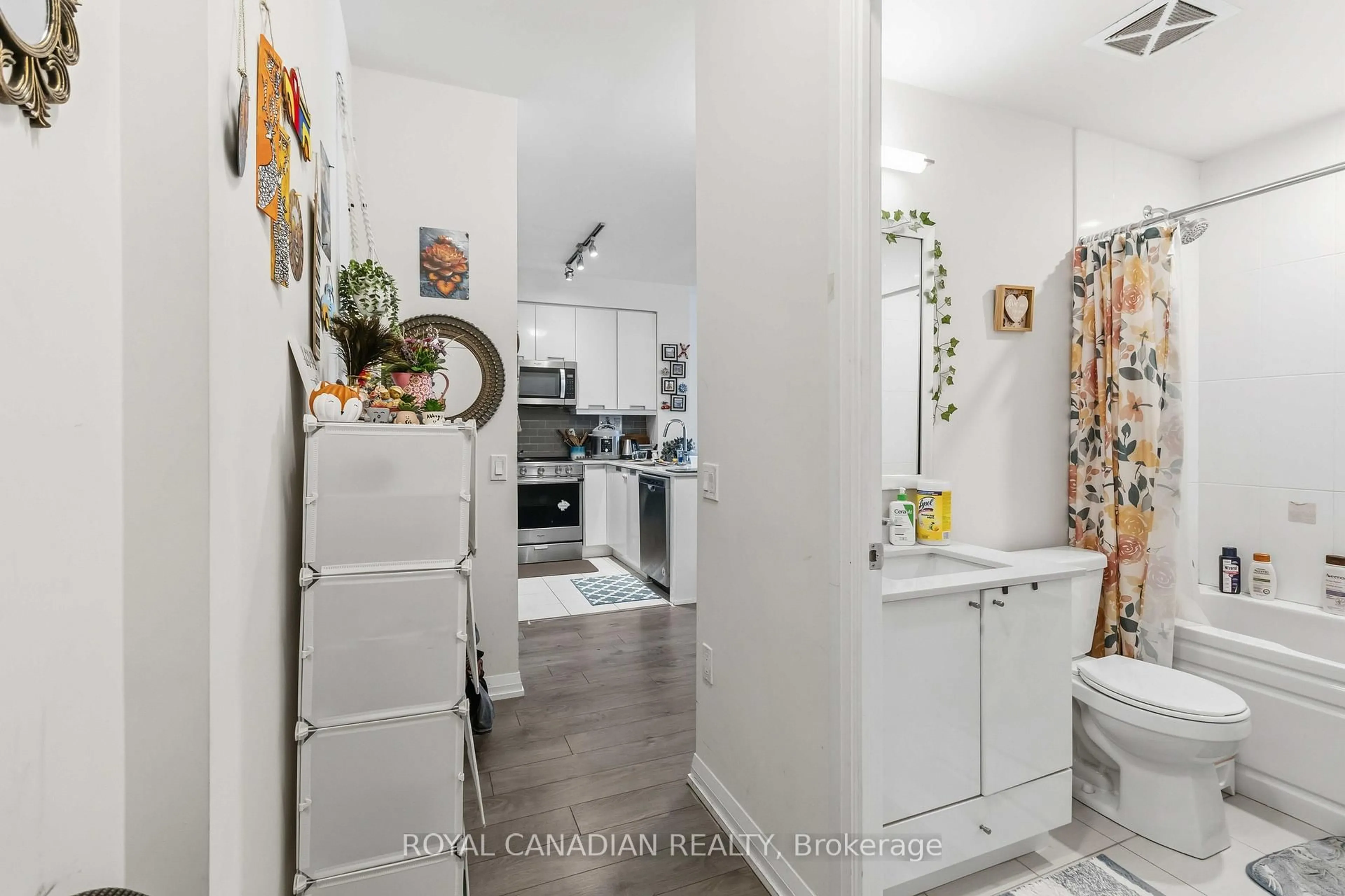 Unknown for 65 Watergarden Dr #1501, Mississauga Ontario L5R 0G9