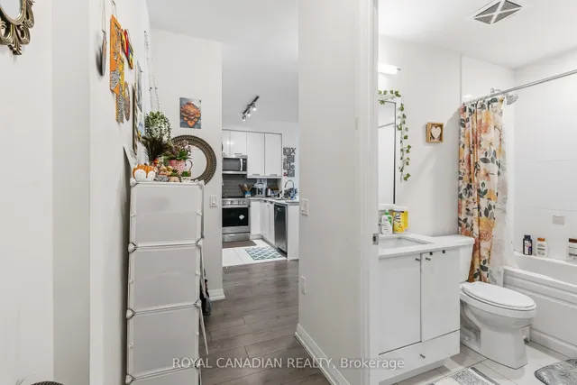 65 Watergarden Dr #1501, Mississauga 3