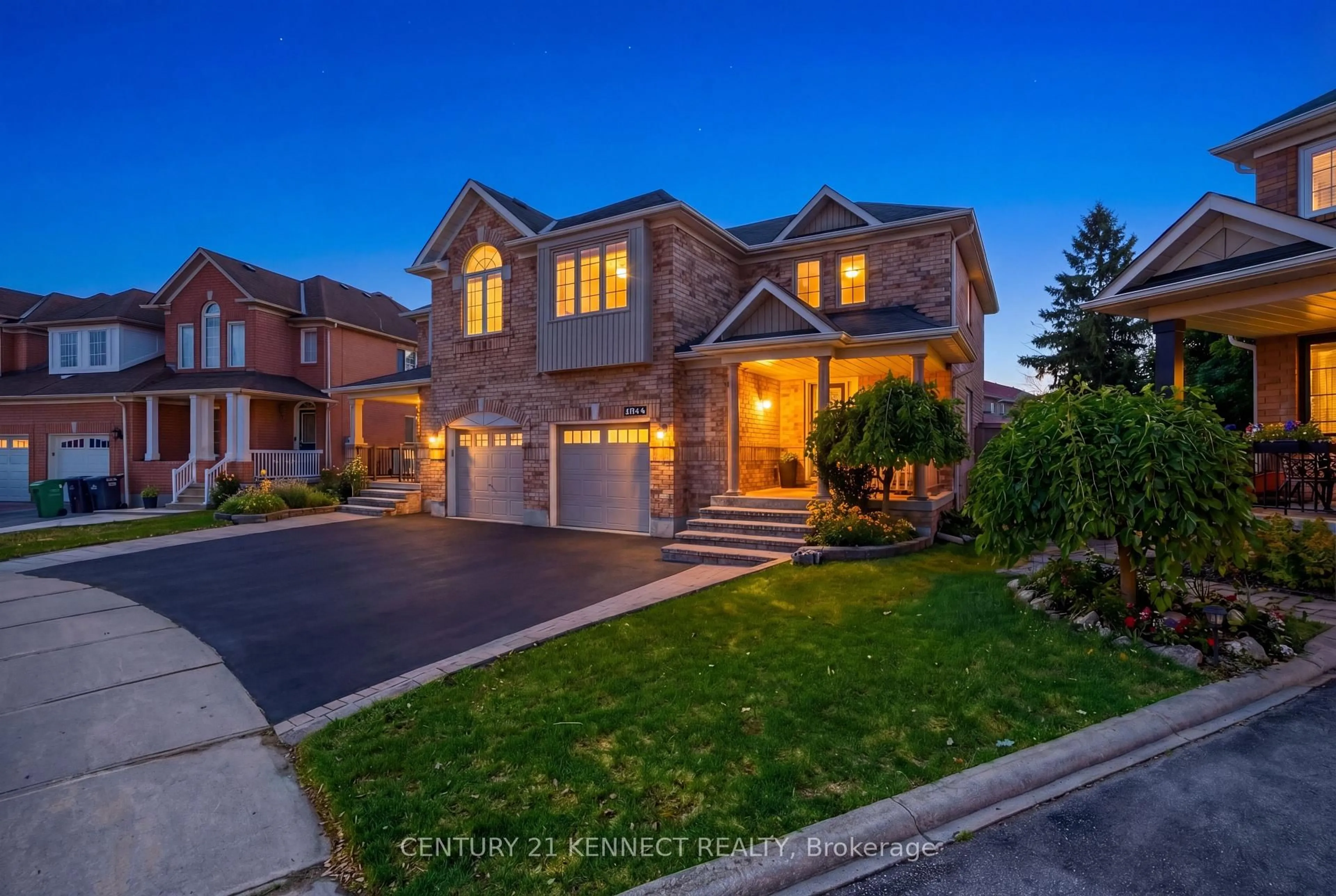 Home with brick exterior material, street for 1644 Samuelson Circ, Mississauga Ontario L5N 7Z7