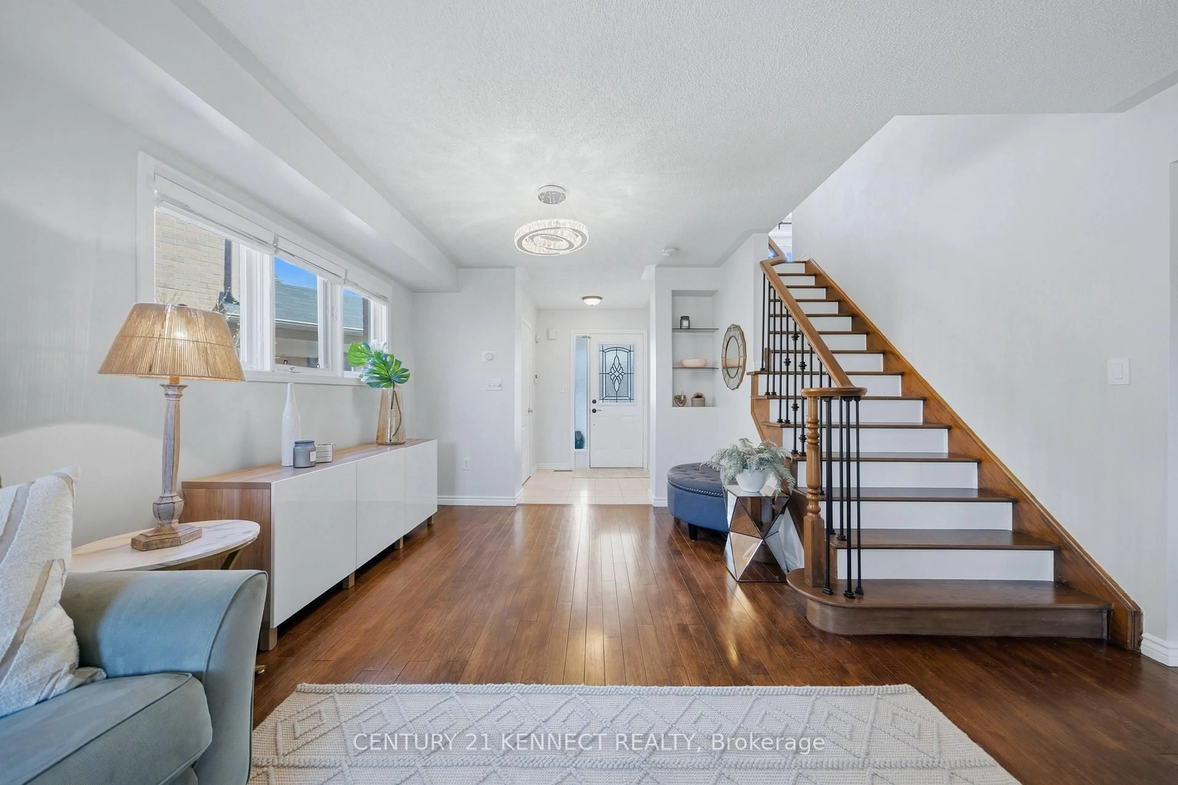 Indoor entryway for 1644 Samuelson Circ, Mississauga Ontario L5N 7Z7