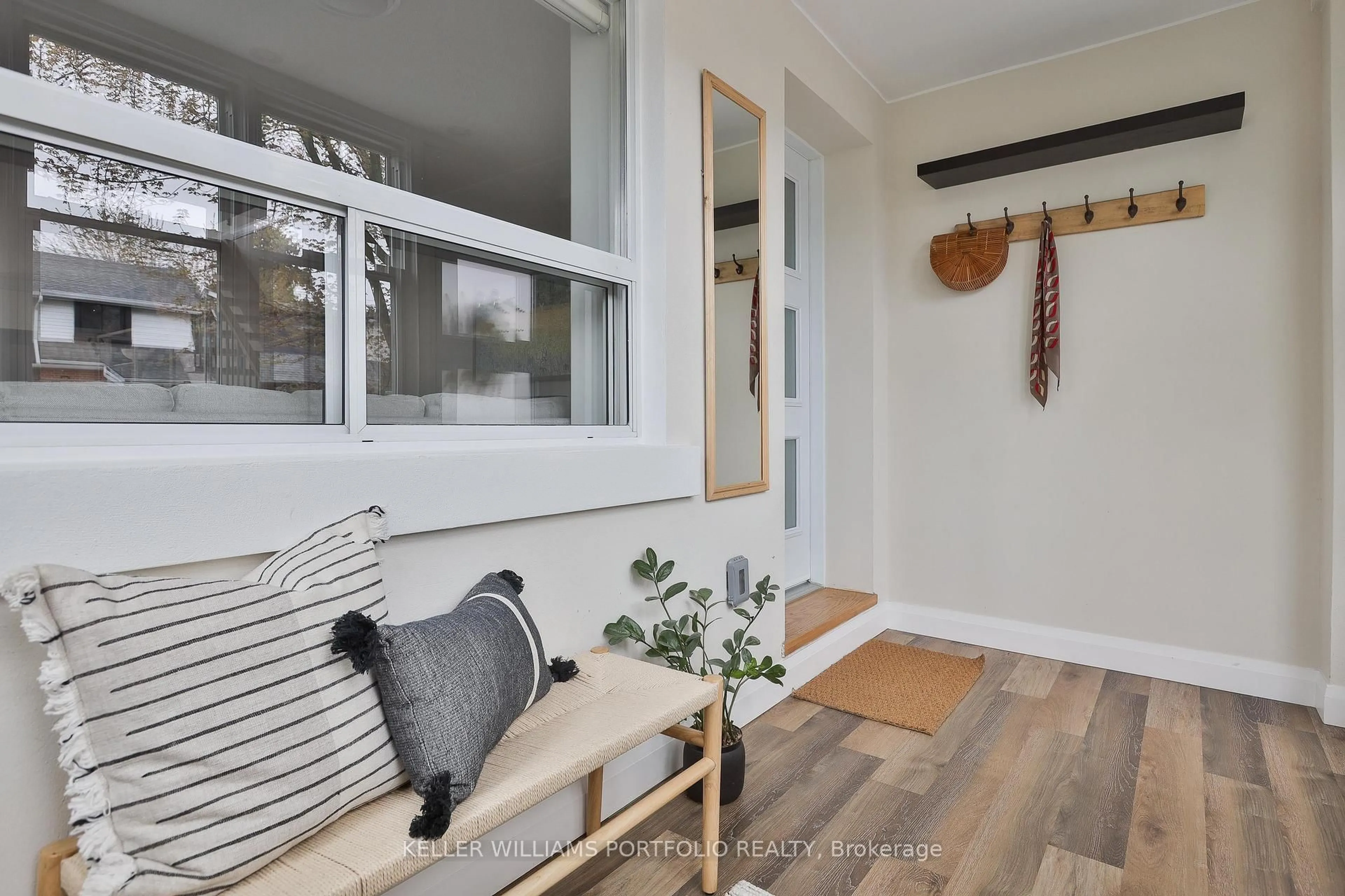 Indoor entryway for 37 Rosethorn Ave, Toronto Ontario M6N 3K7