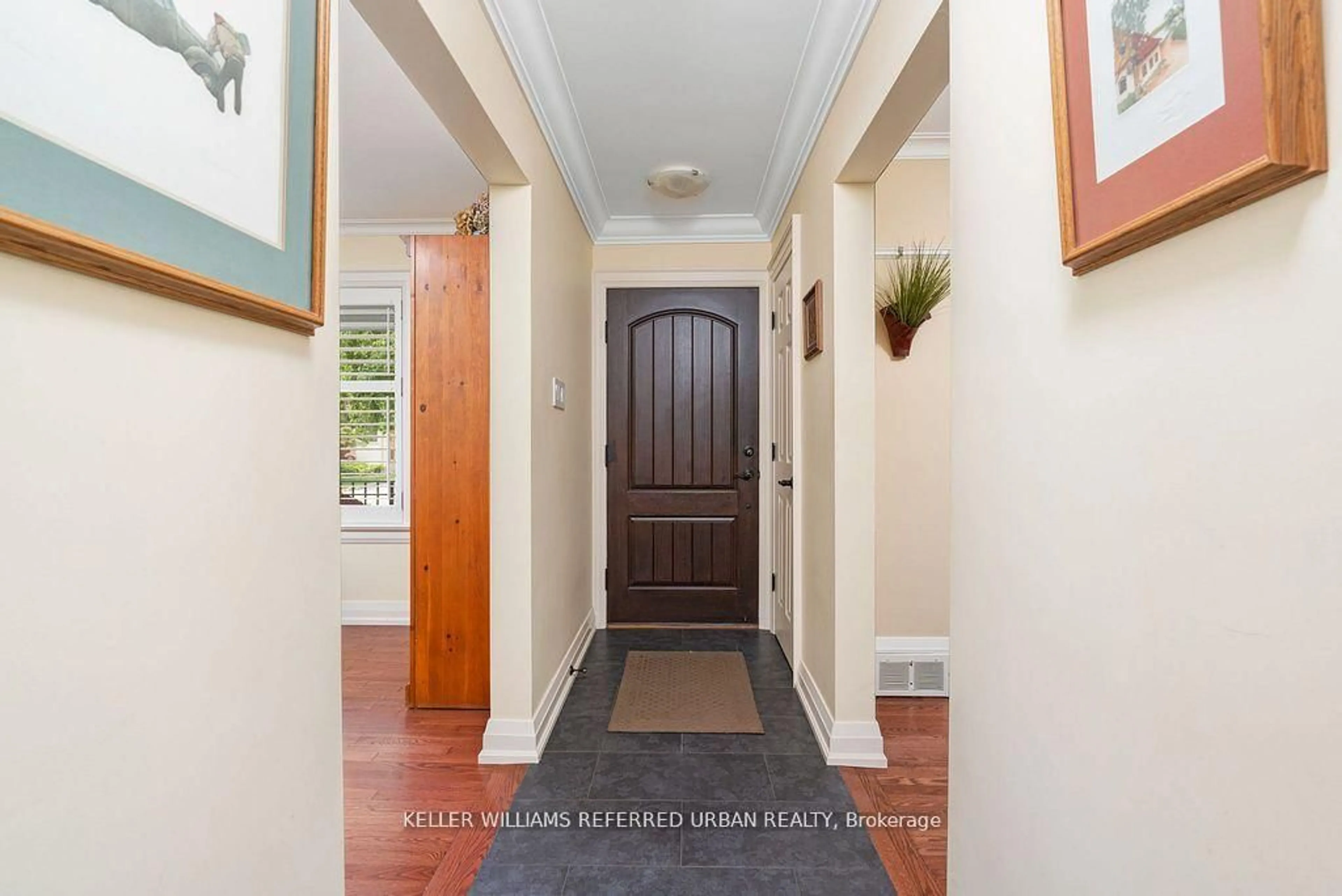 Indoor entryway for 317 Rathburn Rd, Toronto Ontario M9B 2L7