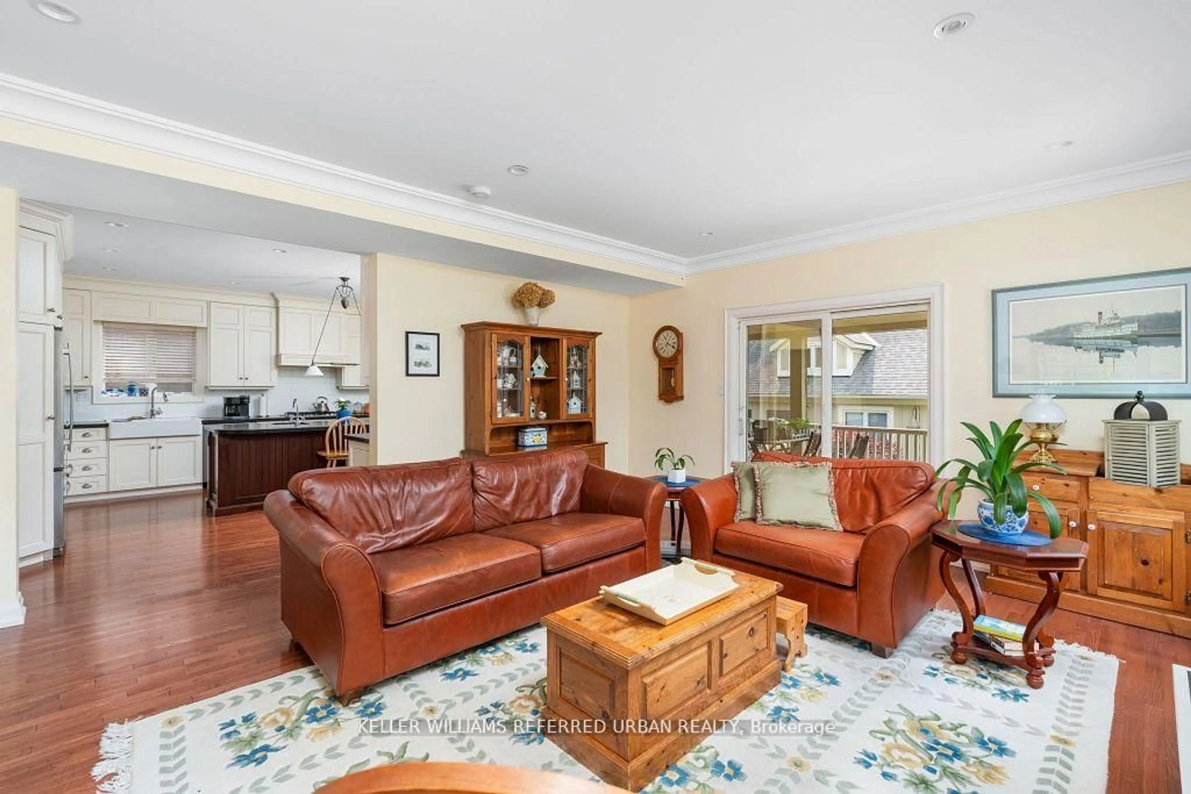 Living room with furniture, unknown for 317 Rathburn Rd, Toronto Ontario M9B 2L7
