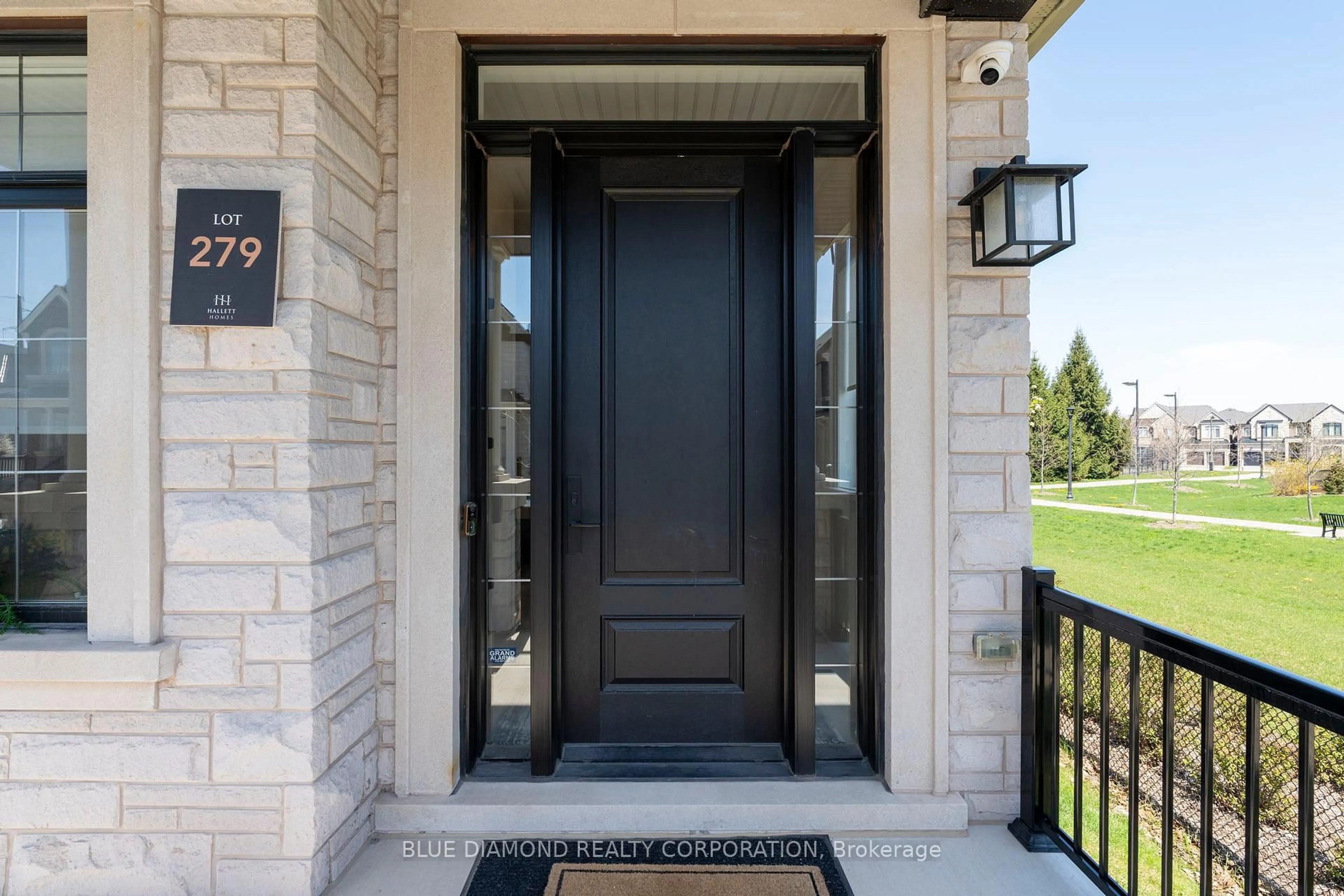 Indoor entryway for 2373 Edward Leaver Tr, Oakville Ontario L6M 5M7