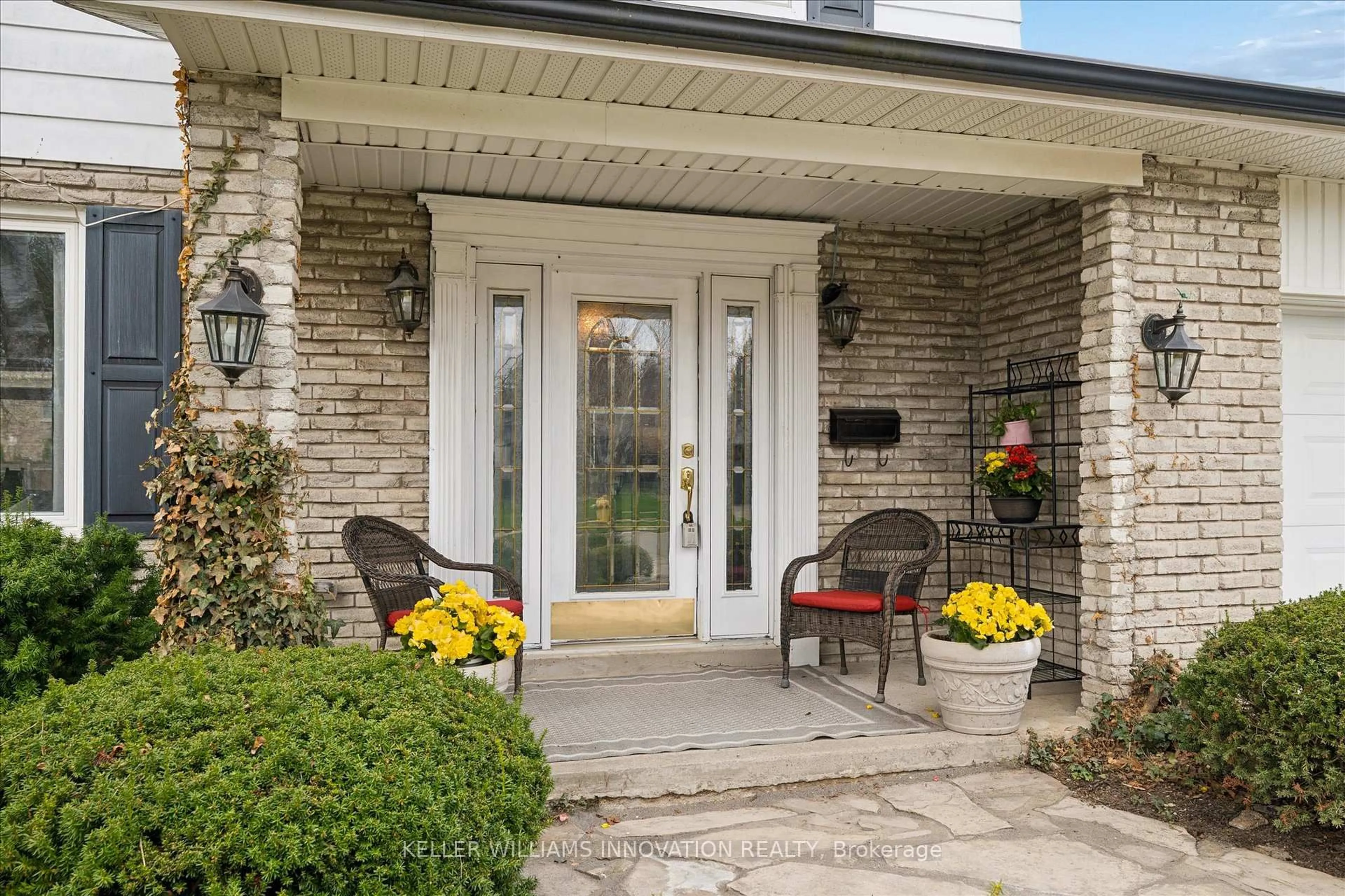 Indoor entryway for 12 Burnhamill Pl, Toronto Ontario M9C 3S4