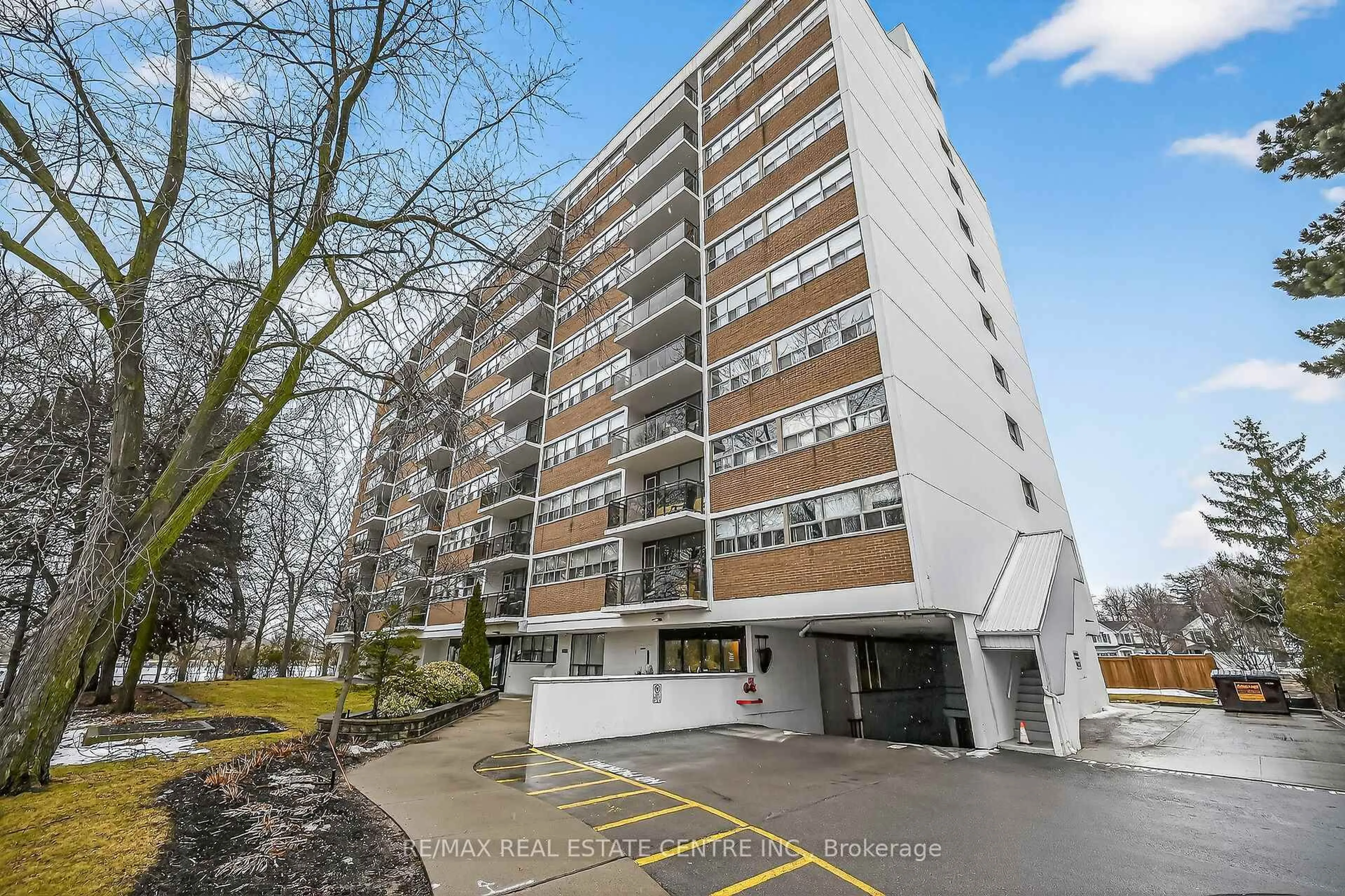 Unknown for 212 Kerr St #702, Oakville Ontario L6K 3B1